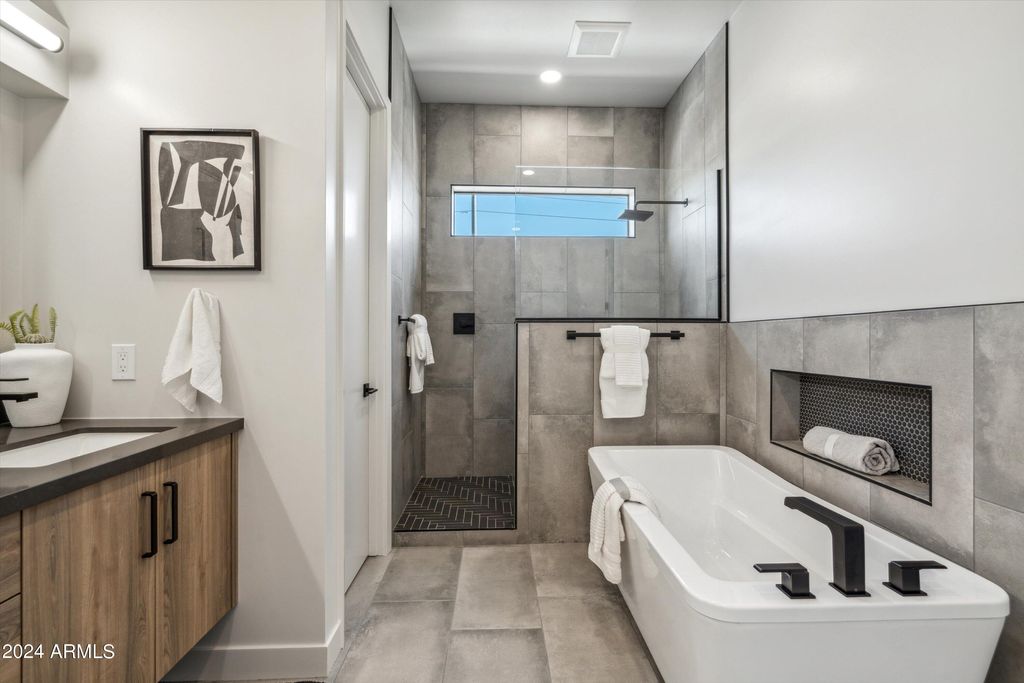 Photo of 377 E Windsor Avenue #13, Phoenix, AZ 85004 (MLS # 6923042)
