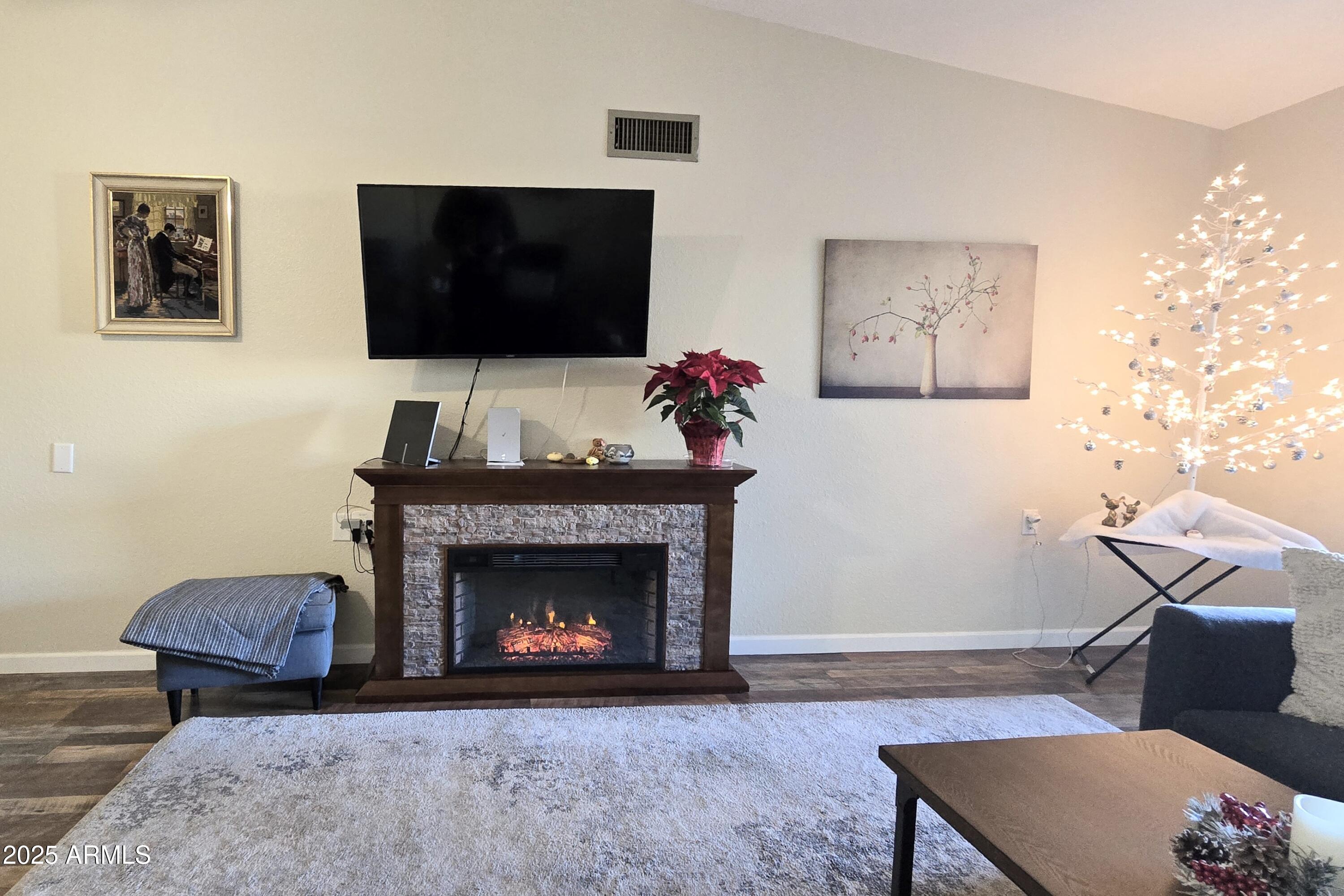 1040 LEISURE WORLD --