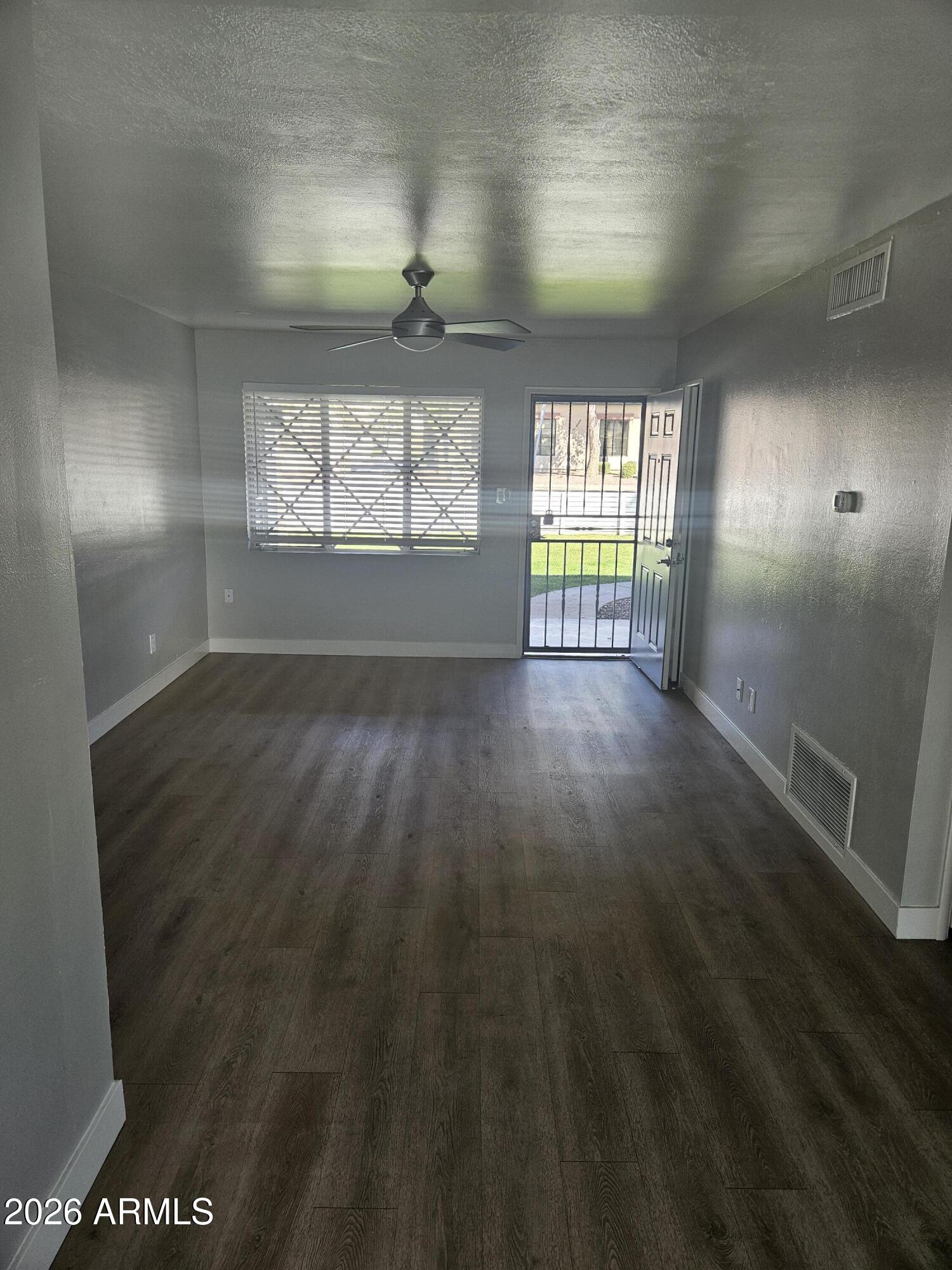 521 W MARYLAND Avenue 3