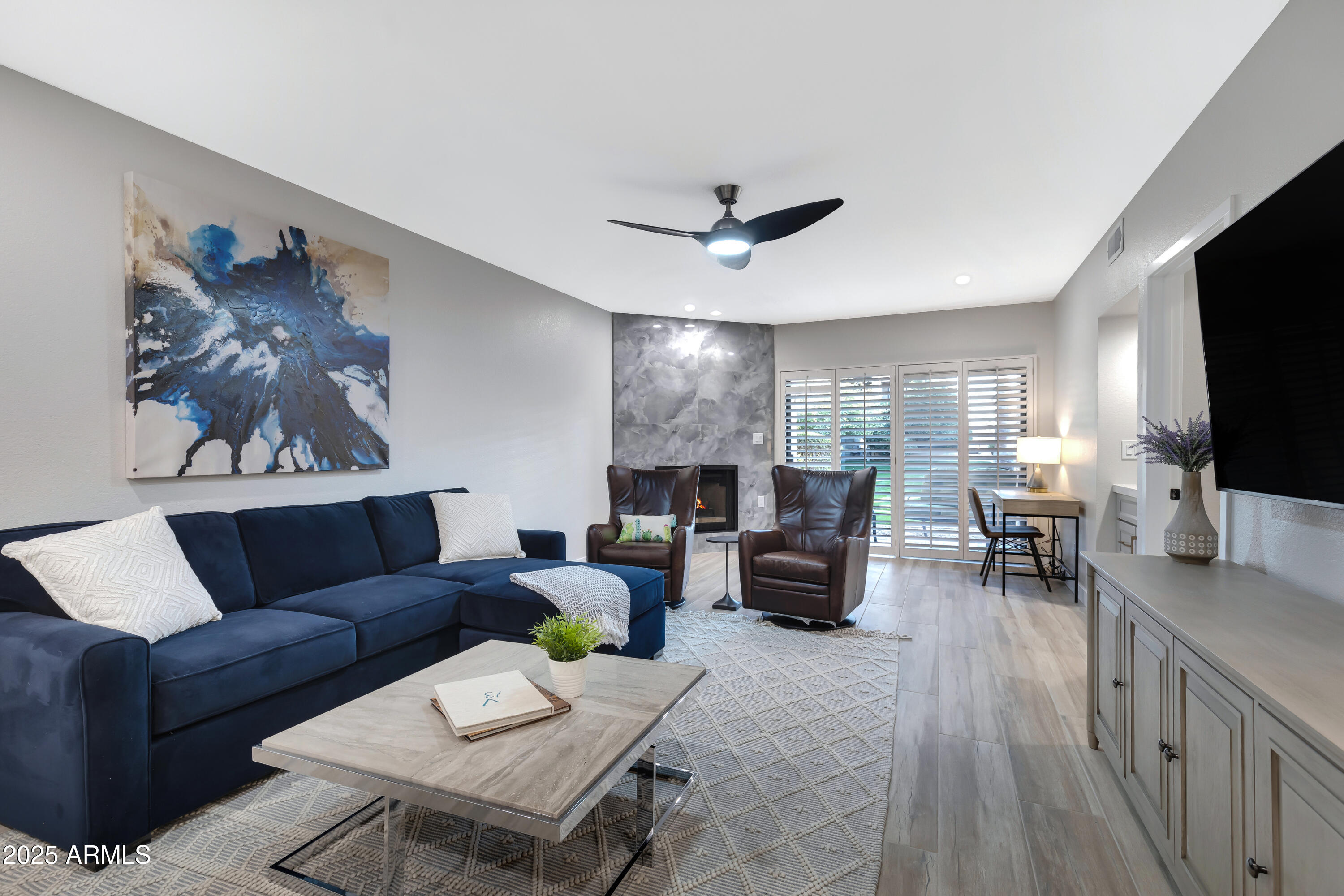 8651 E ROYAL PALM Road 113