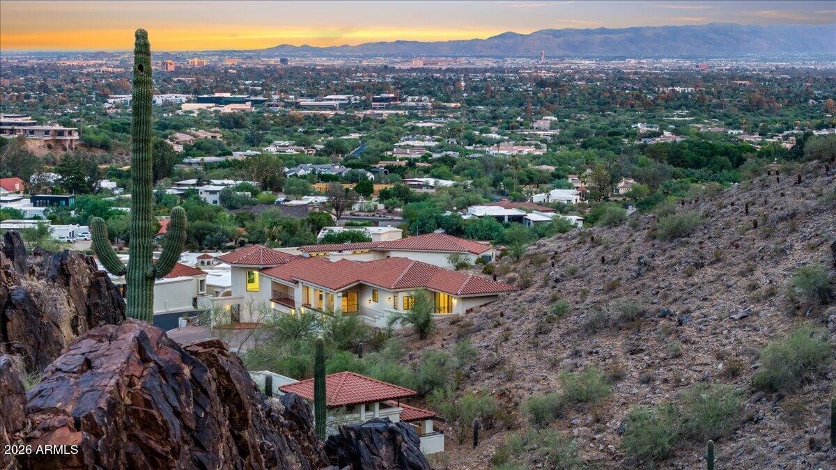 3800 E LINCOLN Drive 55