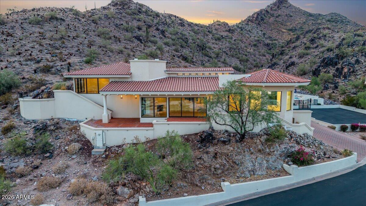 3800 E LINCOLN Drive 55