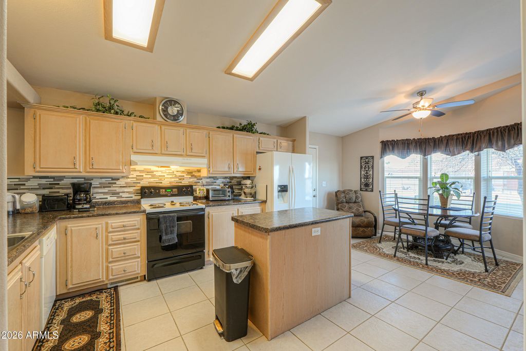 Photo of 918 E Lincolnwood Circle, Casa Grande, AZ 85194 (MLS # 6968771)