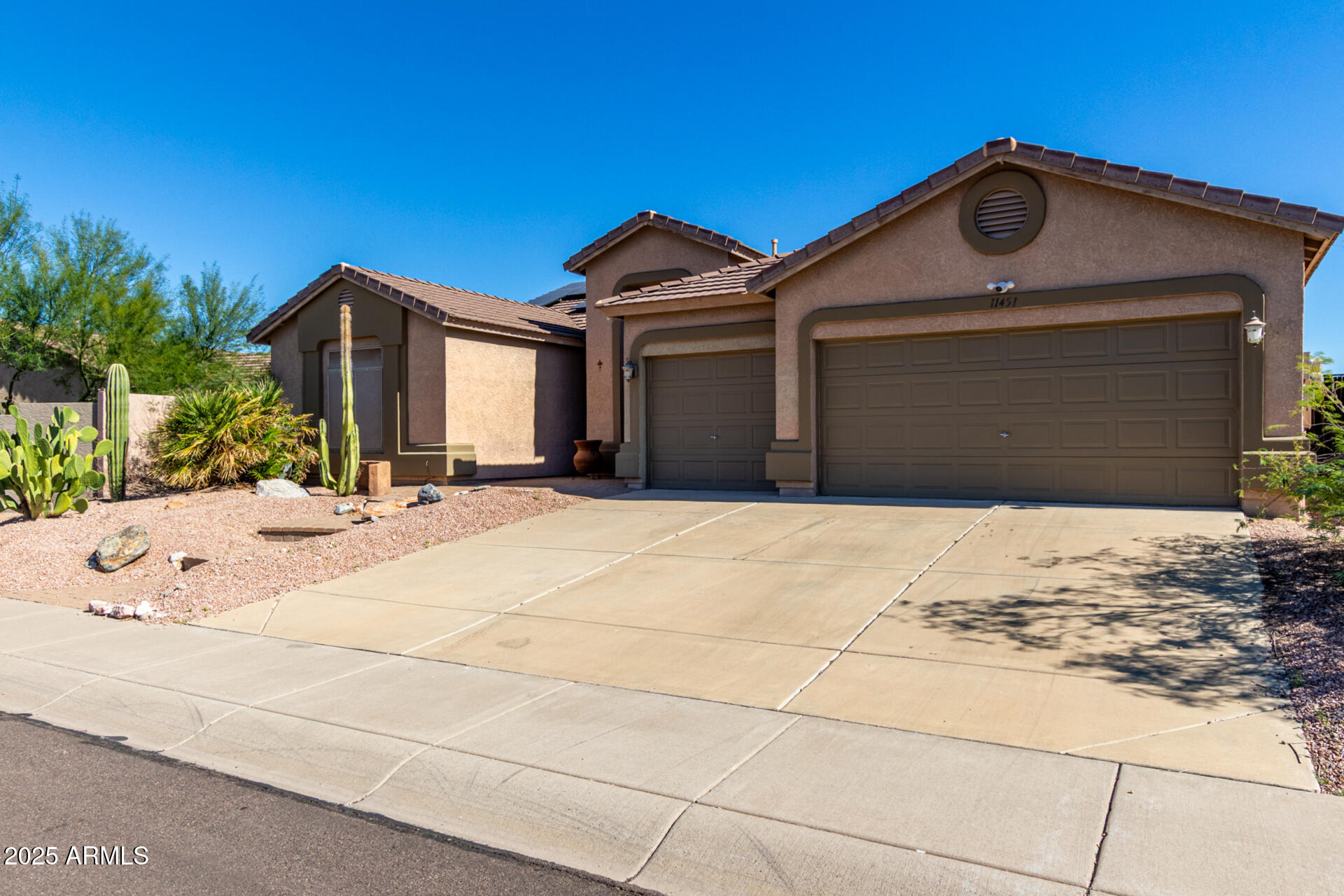 Homes for Sale in Queen Creek Arizona 3 11451 S Obispo Drive