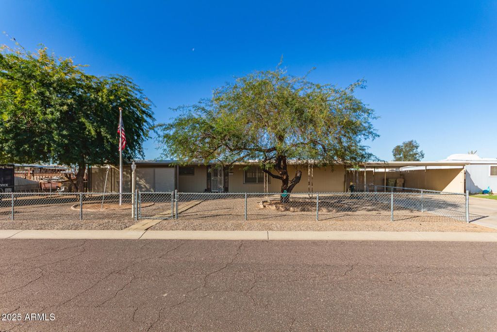 Photo of 16026 N 67th Drive, Peoria, AZ 85382 (MLS # 6958159)