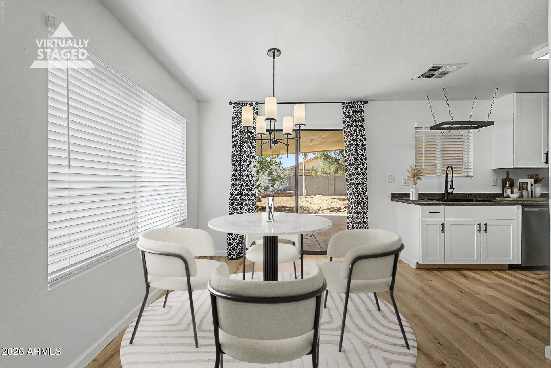 10715 W GLENROSA Avenue