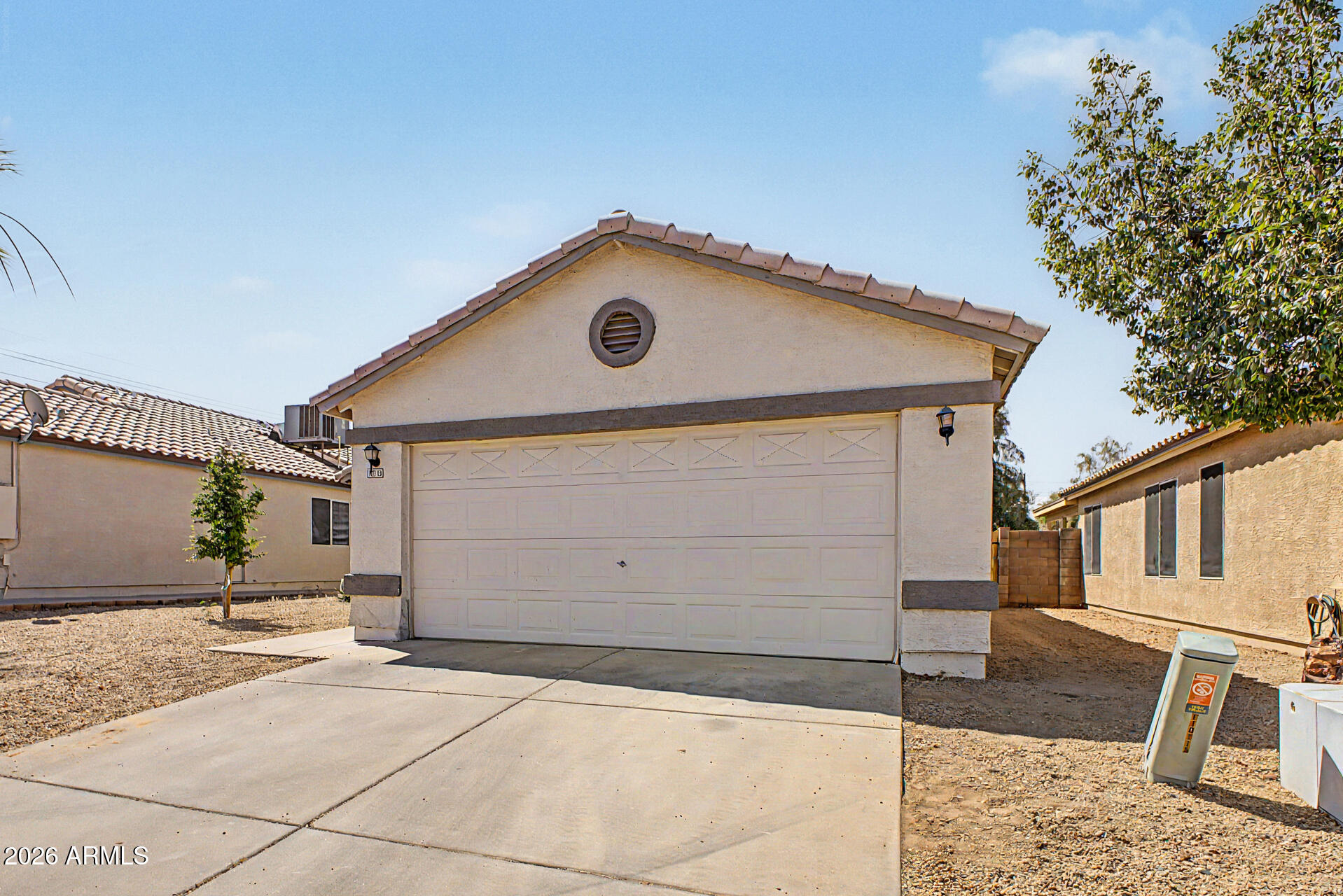 10715 W GLENROSA Avenue