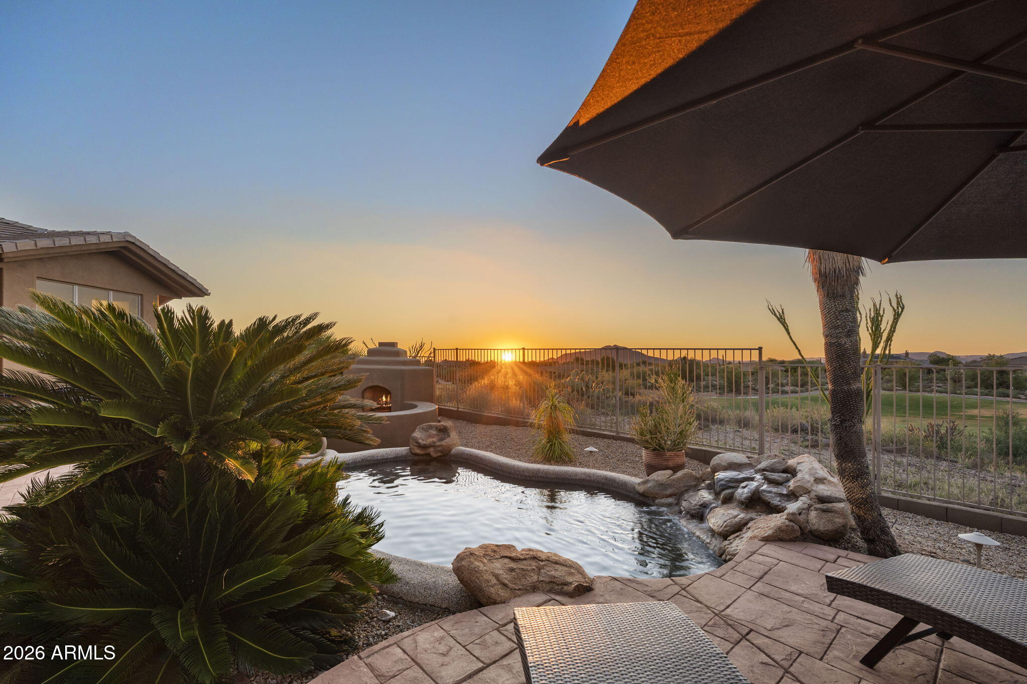 9812 E ROADRUNNER Drive