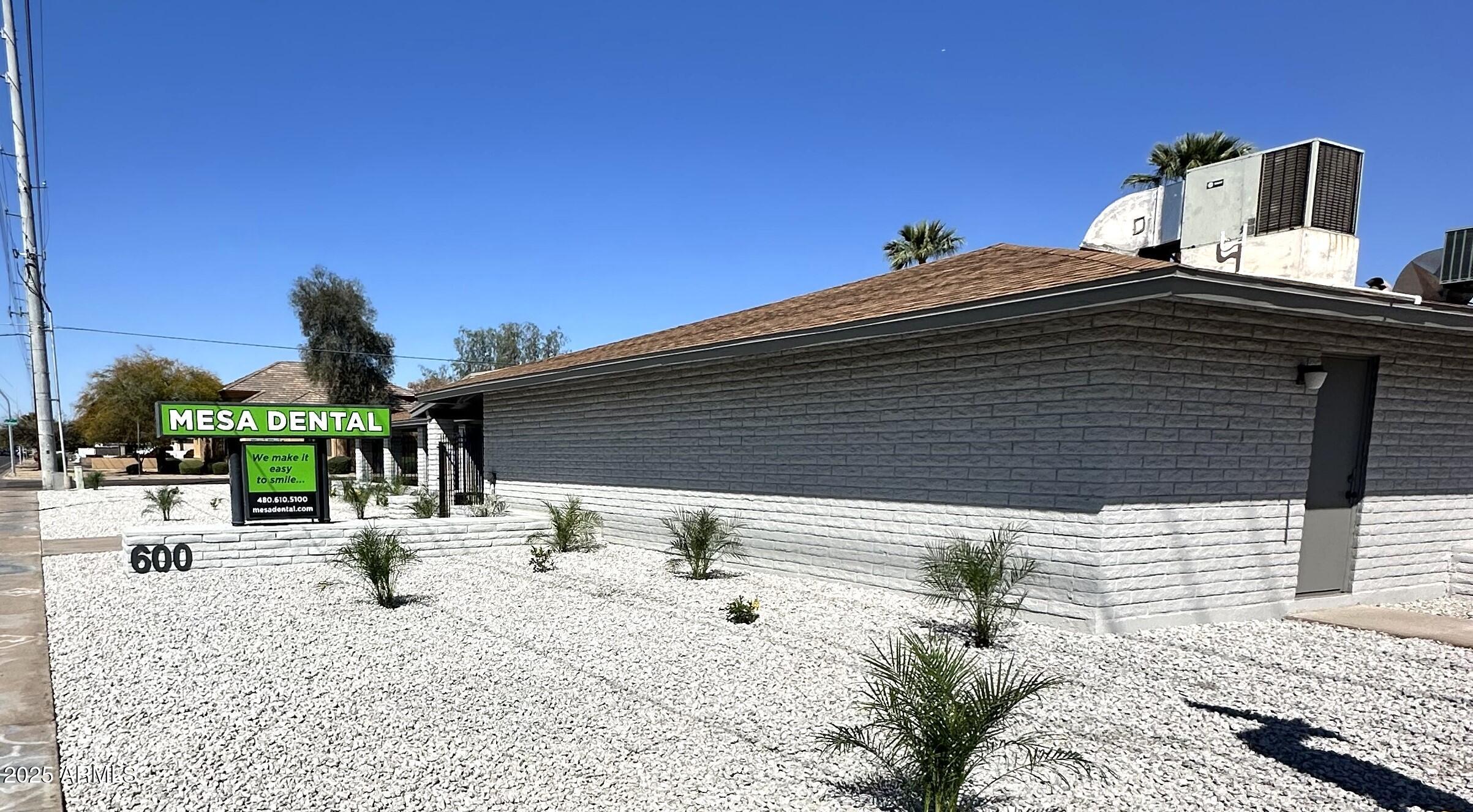 600 E UNIVERSITY Drive