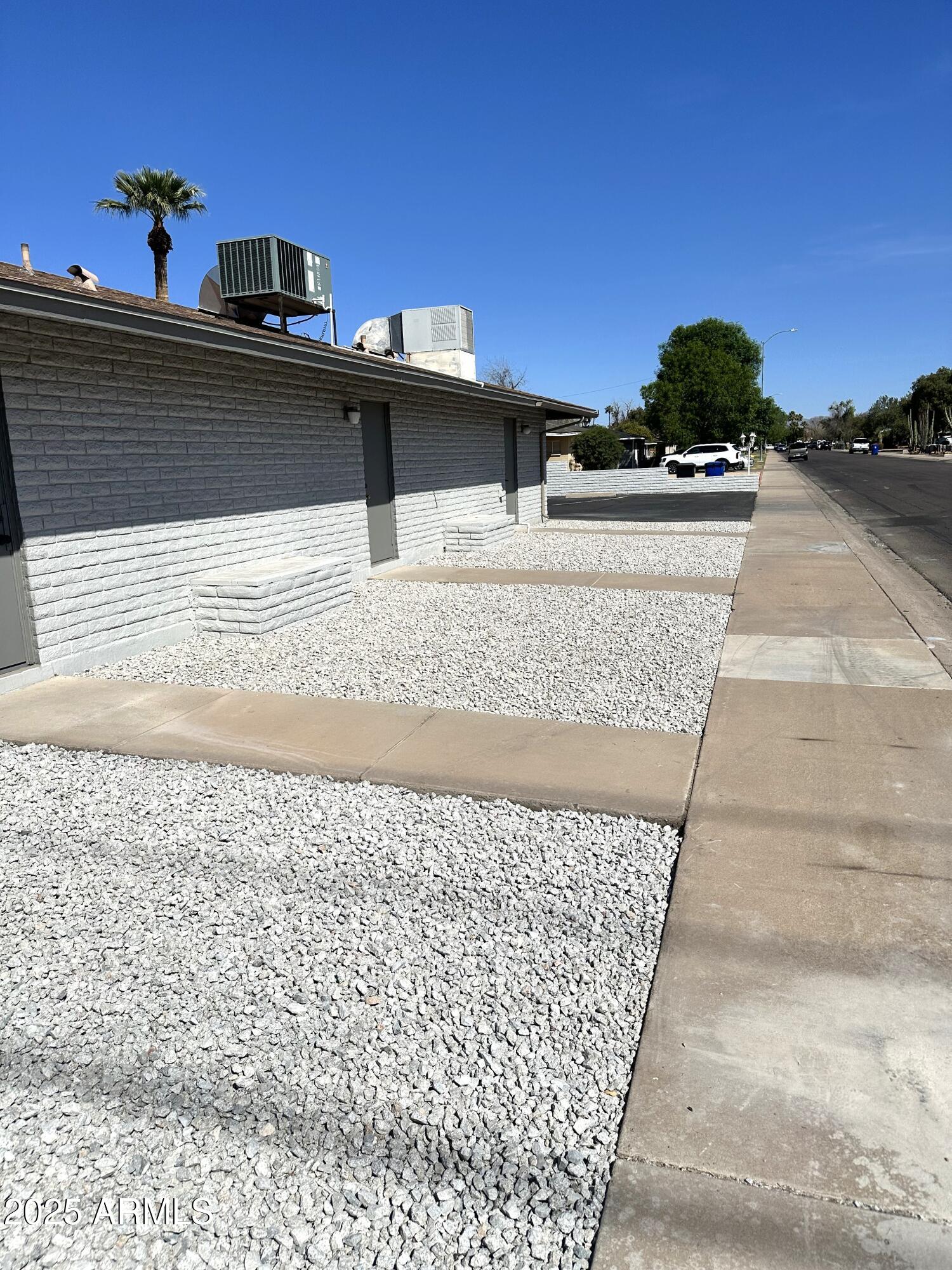 600 E UNIVERSITY Drive