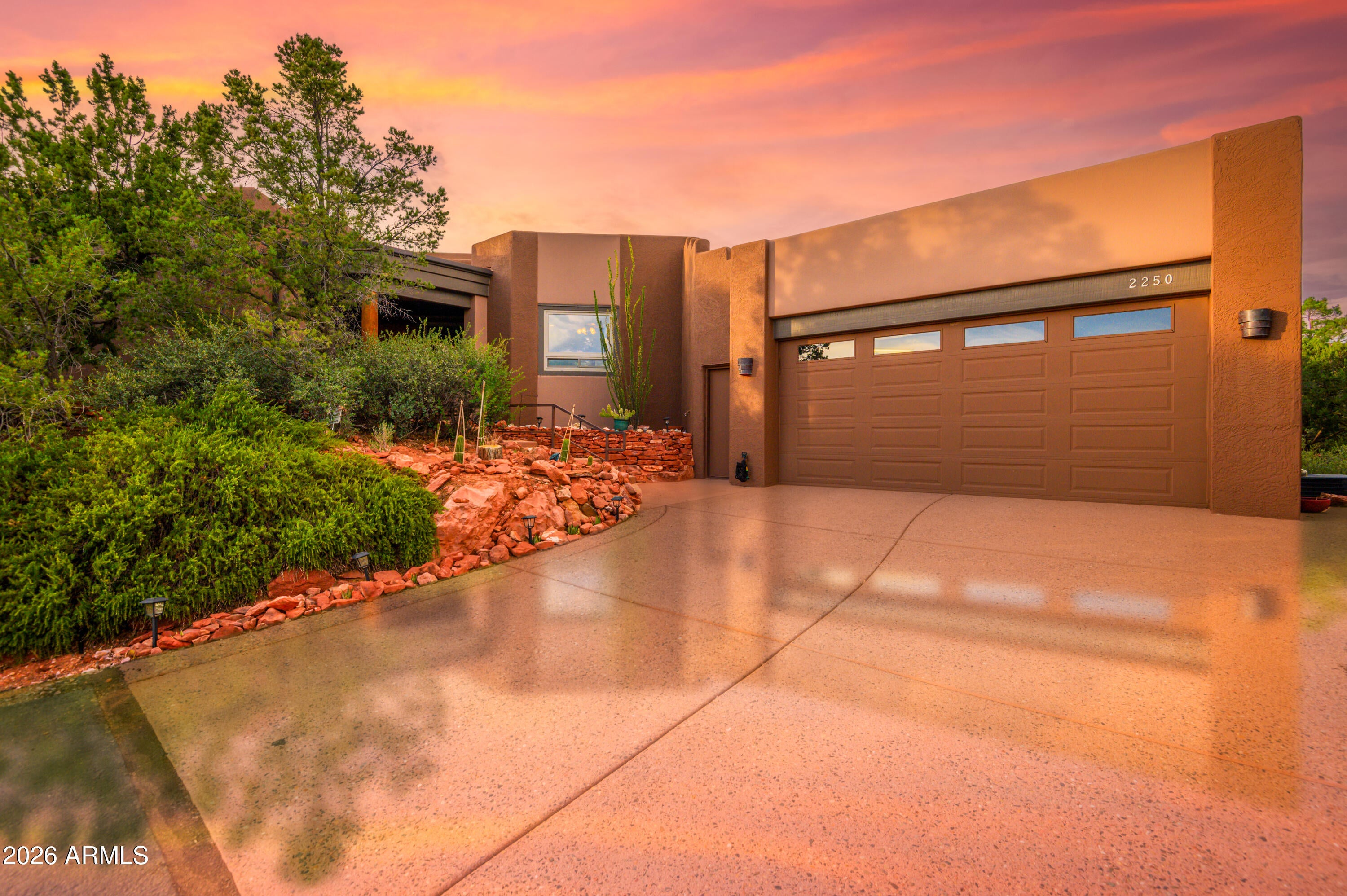 2250 E MULE DEER Road
