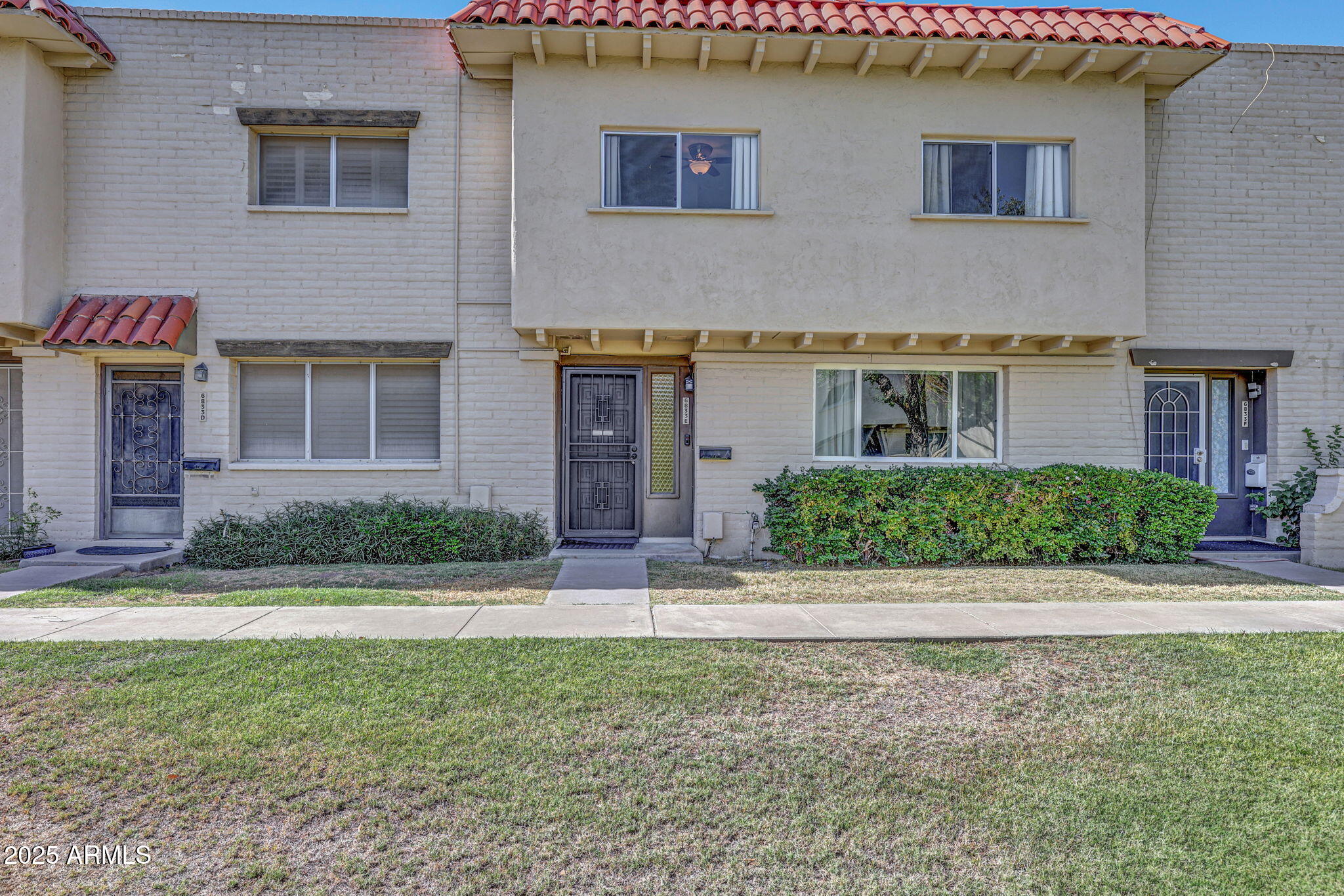 6833 E OSBORN Road E