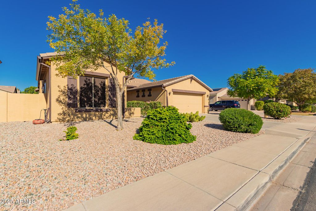 Photo of 236 W Caribbean Drive, Casa Grande, AZ 85122 (MLS # 6953865)