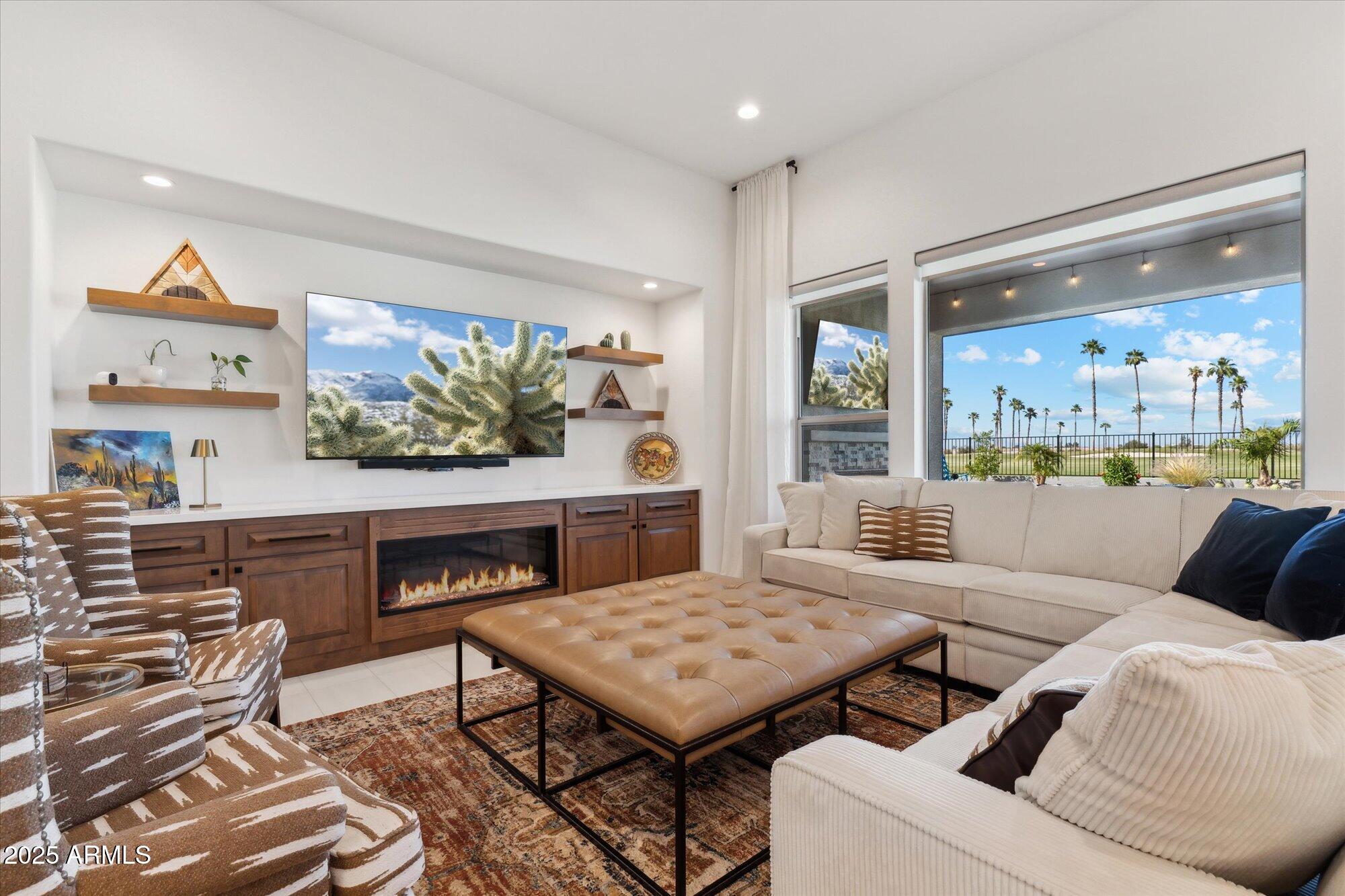 5743 N PAPAGOS Lane