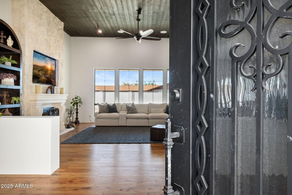 Photo of 7436 W Calavar Road, Peoria, AZ 85381 (MLS # 6920132)