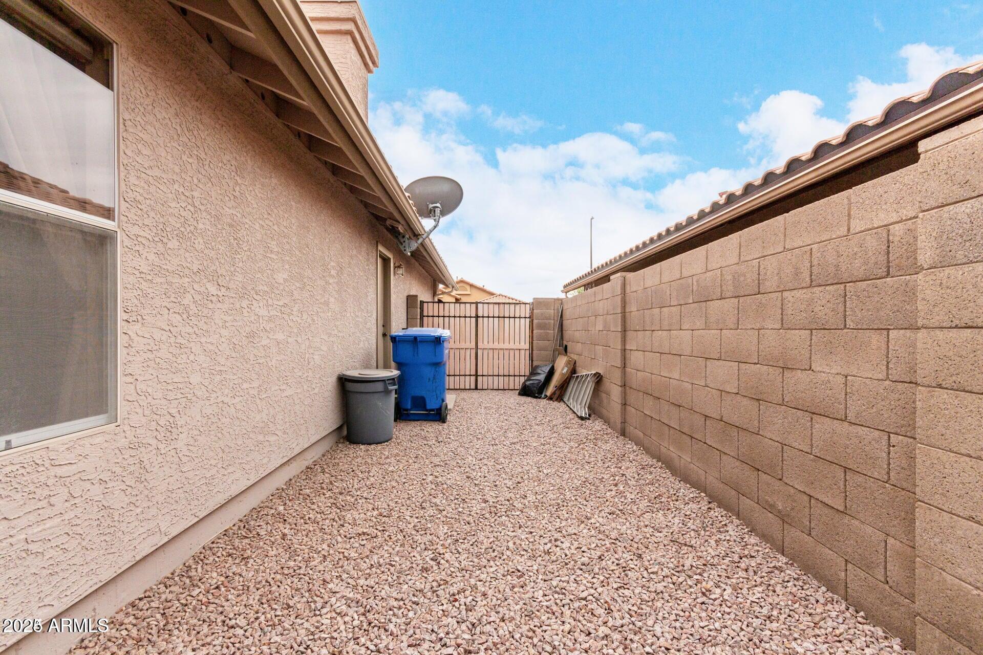 1308 E HORSESHOE Avenue