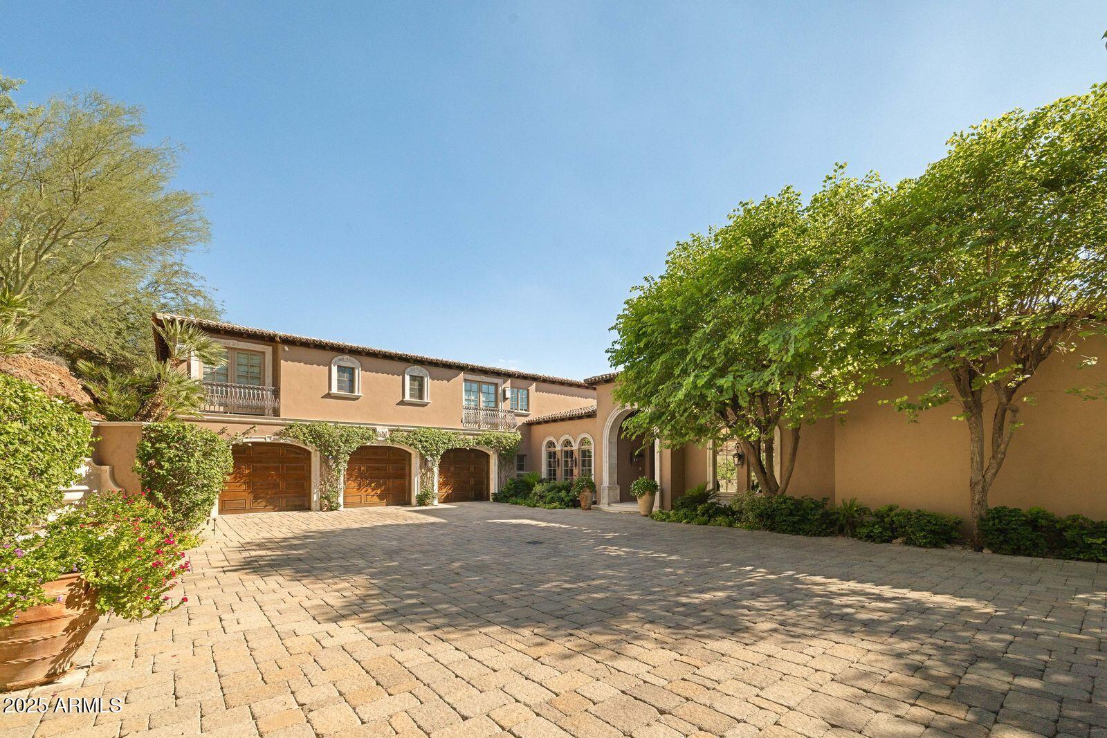 6233 E INDIAN BEND Road