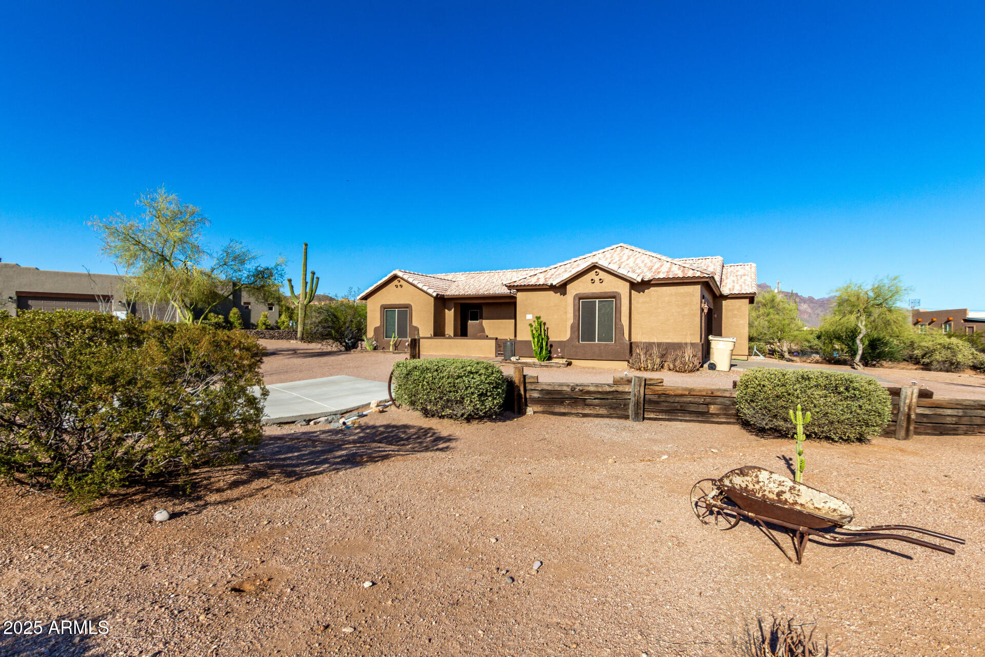 931 E ECHO Circle
