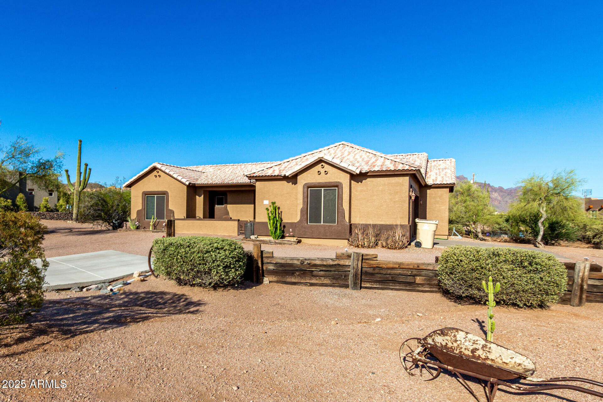 931 E ECHO Circle