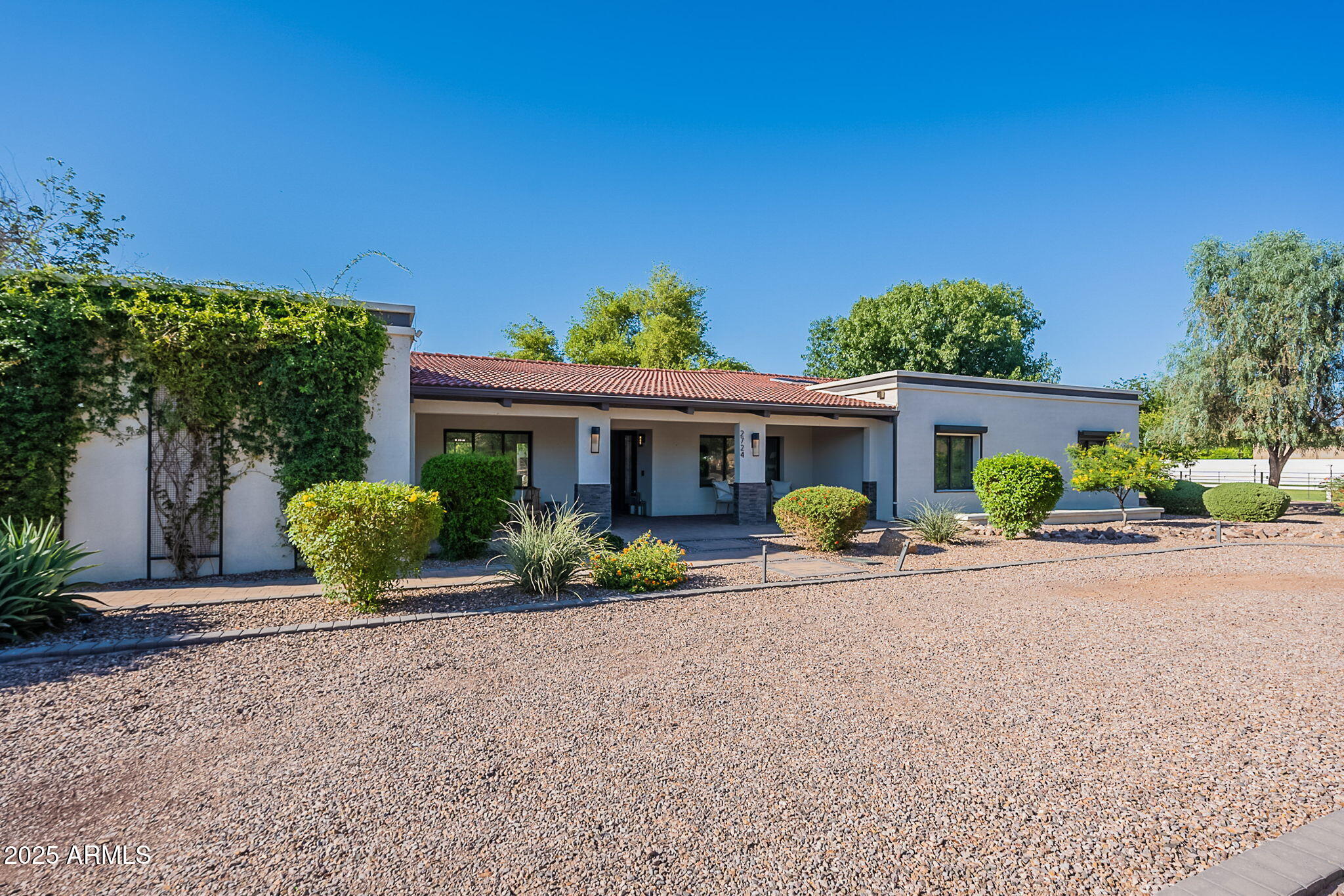 2724 W COLT Road