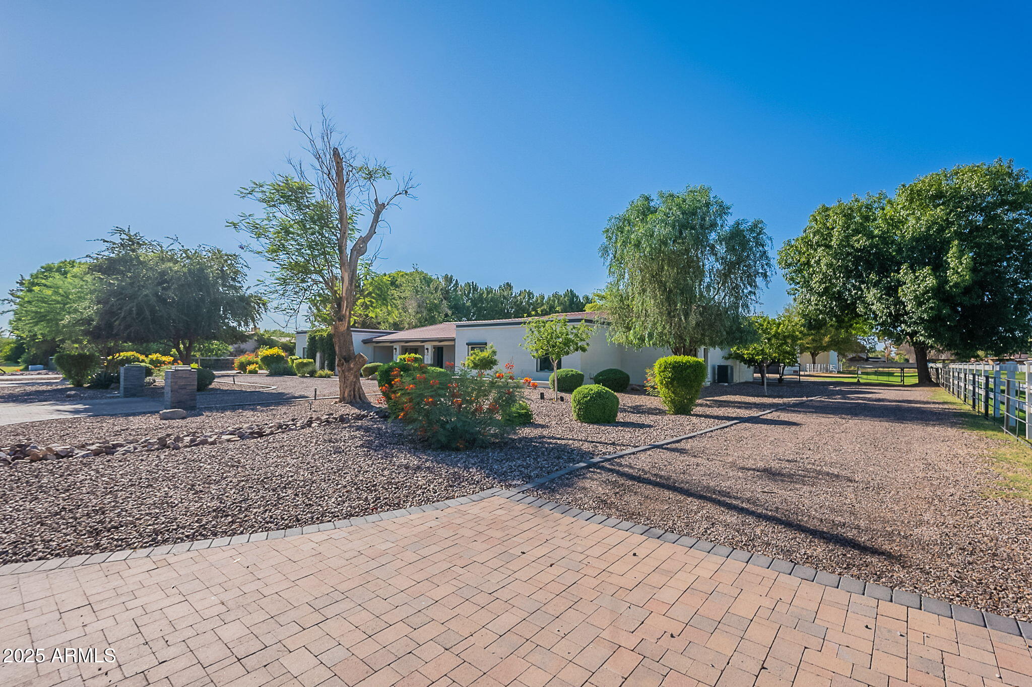 2724 W COLT Road