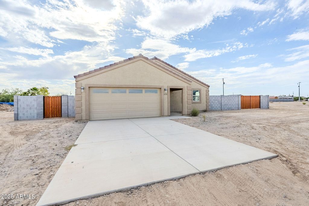 Photo of 3720 N San Carlos Drive, Eloy, AZ 85131 (MLS # 6791725)