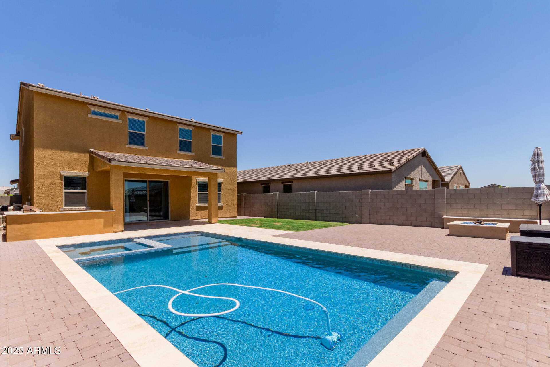 12609 W DALEY Lane