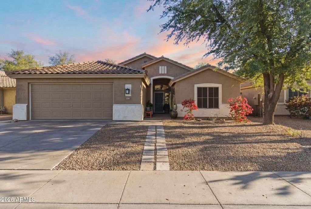 Photo of 235 W Goldfinch Way, Chandler, AZ 85286 (MLS # 7001091)