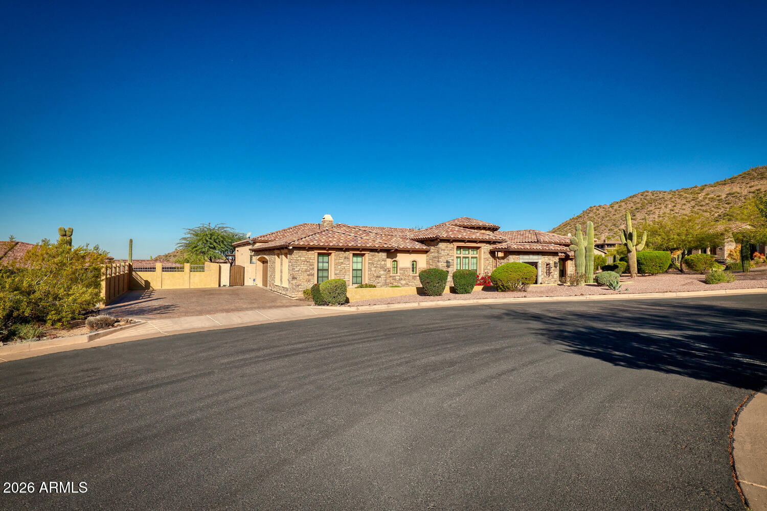 8925 E ROSEDALE Circle