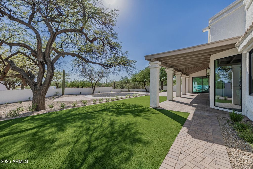 Photo of 8255 E Bronco Trail, Scottsdale, AZ 85255 (MLS # 6915224)