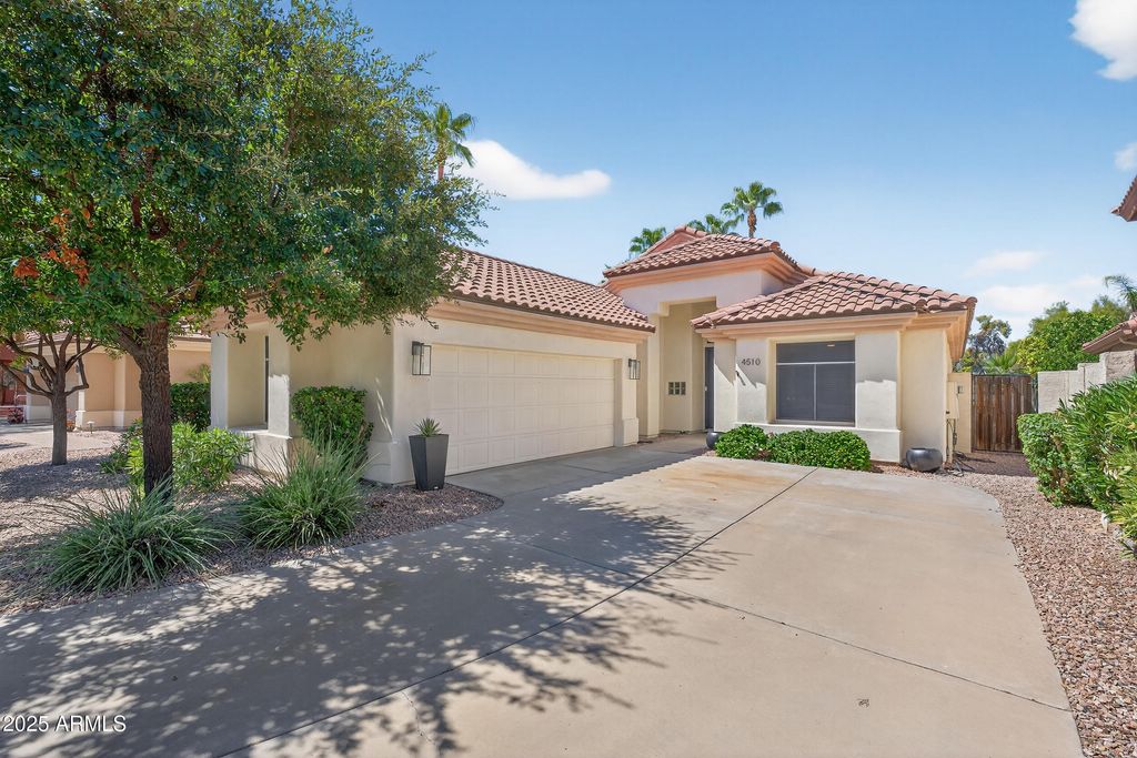 Photo of 4510 N Bent Tree Circle W, Litchfield Park, AZ 85340 (MLS # 6914687)