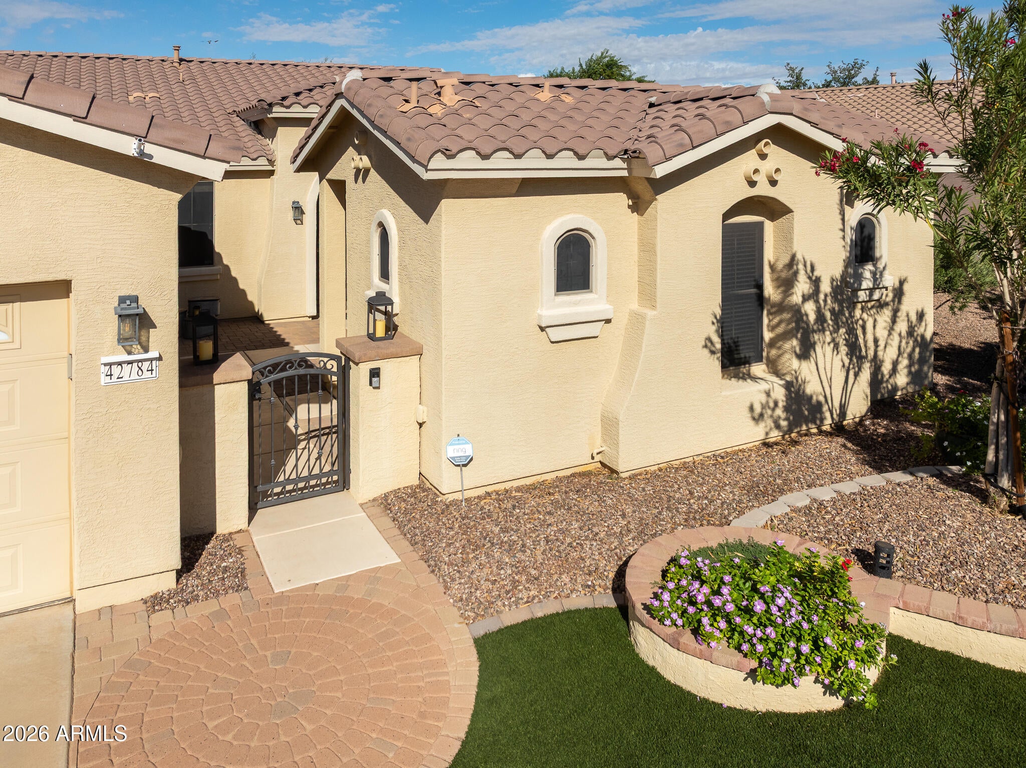 42784 W WHISPERING WIND Lane