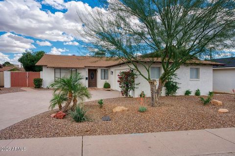 Photo of 8701 E Bonnie Rose Avenue, Scottsdale, AZ 85250 (MLS # 6986205)