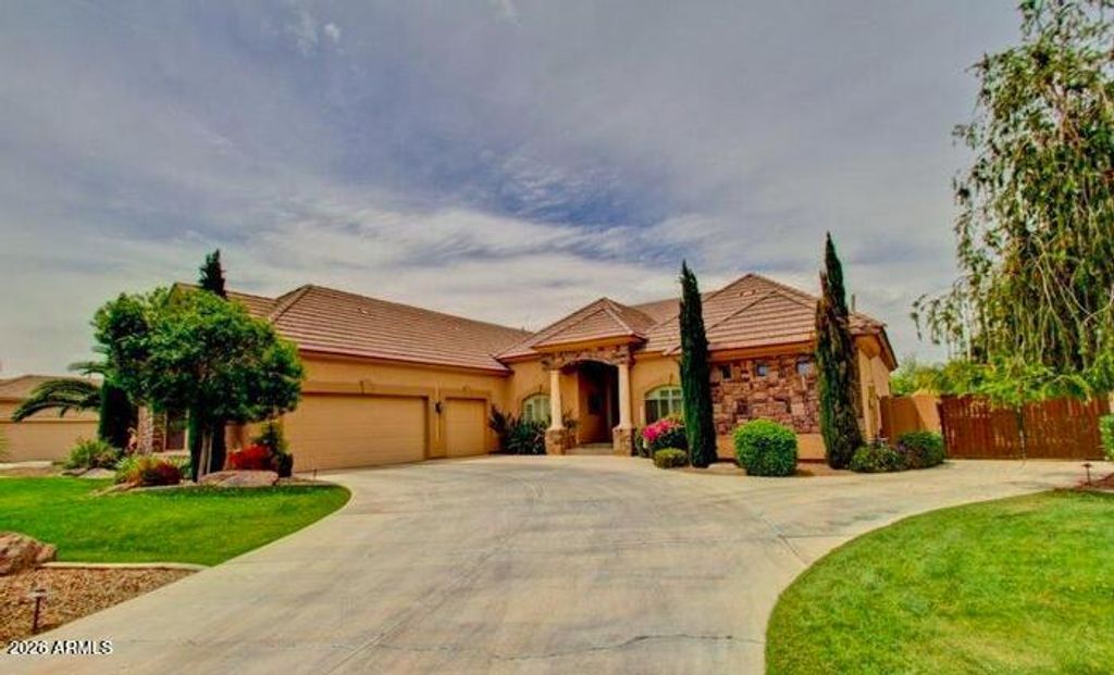 Photo of 2568 S Riata Court, Gilbert, AZ 85295 (MLS # 7027639)