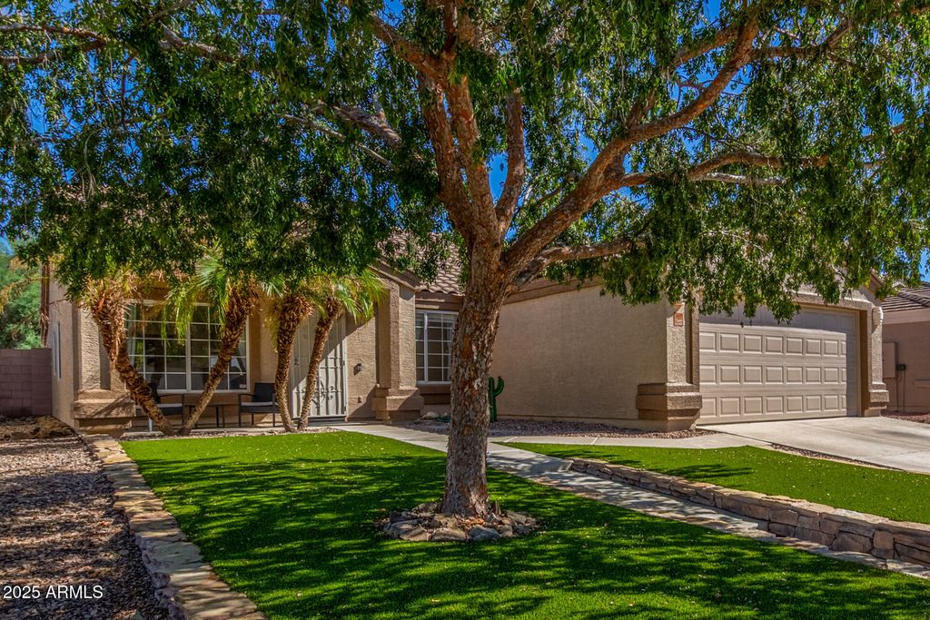 Photo of 18437 N 111th Drive, Surprise, AZ 85378 (MLS # 6935429)