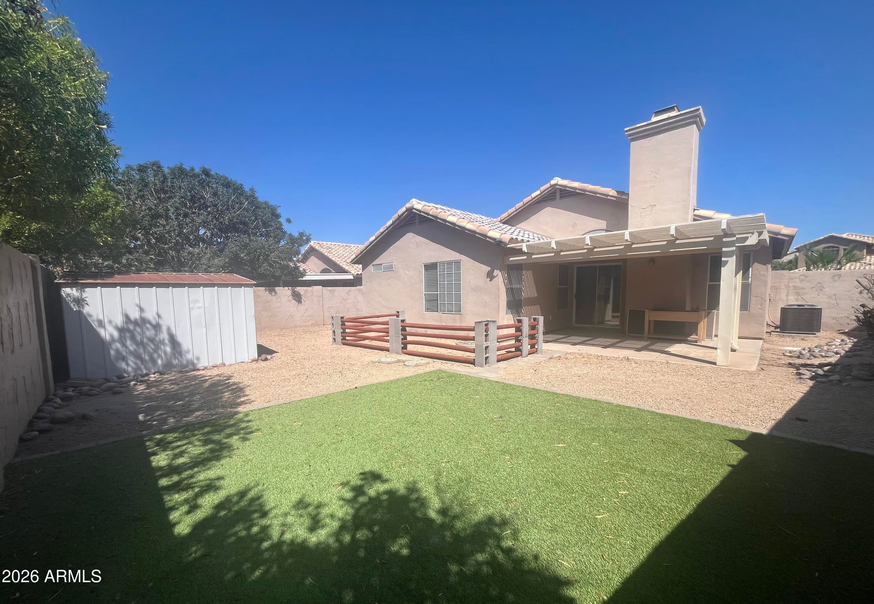 7427 W CREST Lane