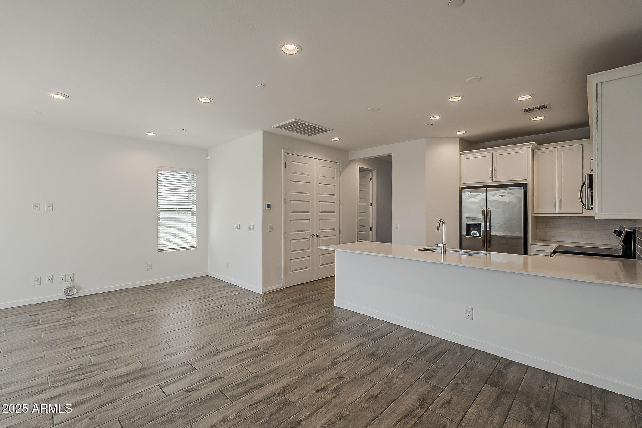 4653 S JETTY --