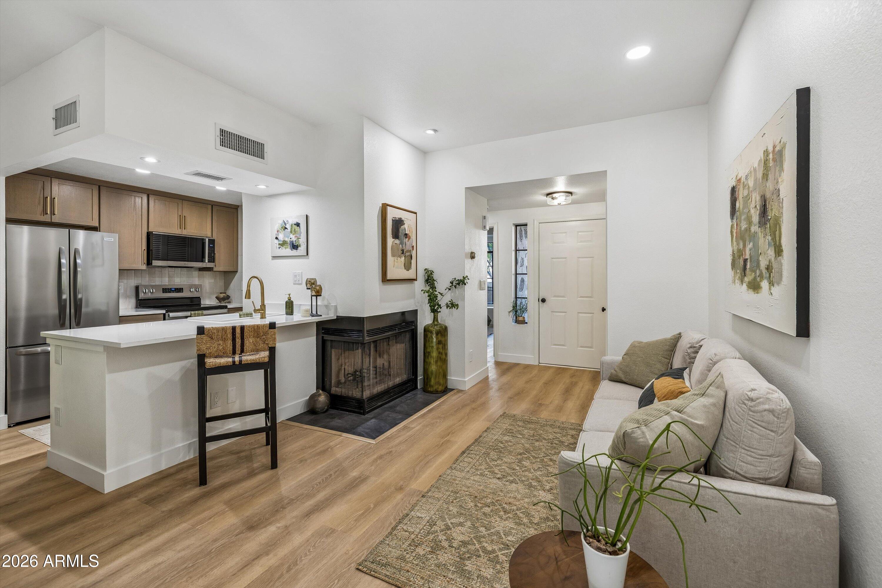 9711 E MOUNTAIN VIEW Road 1535