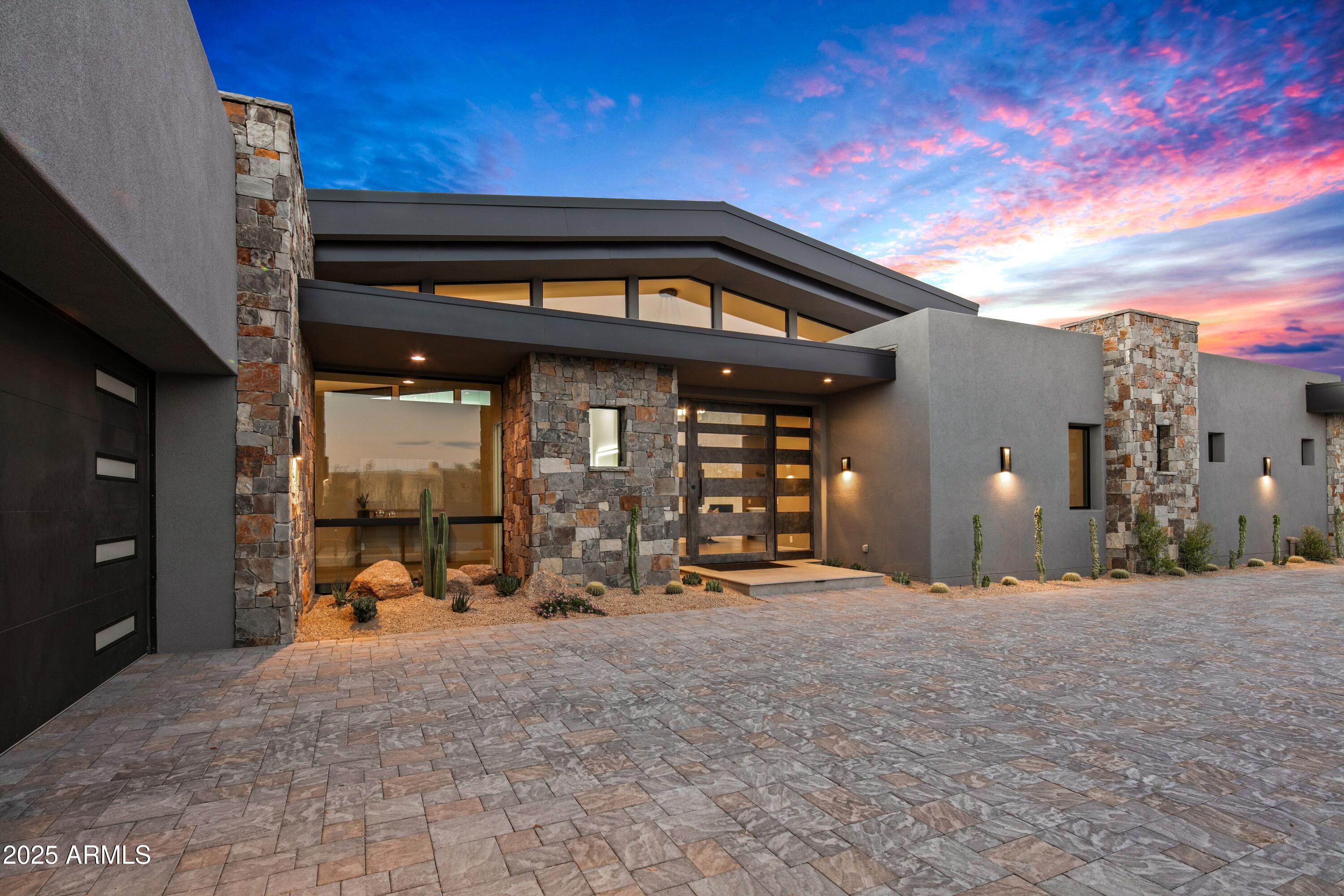 10320 E FILAREE Lane