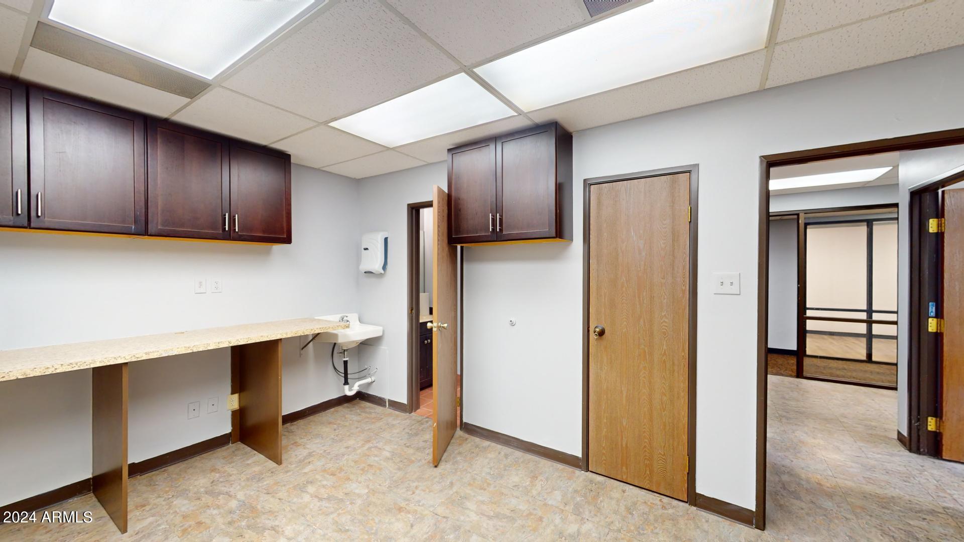 Memorial Hospital MCR 185/9 - Commercial Lease