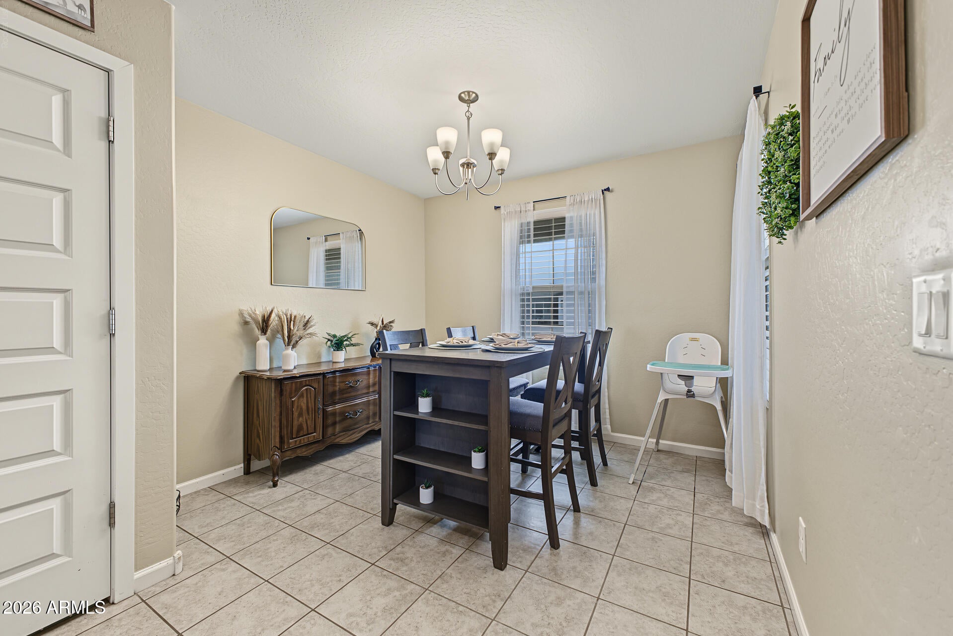732 W JARDIN Drive