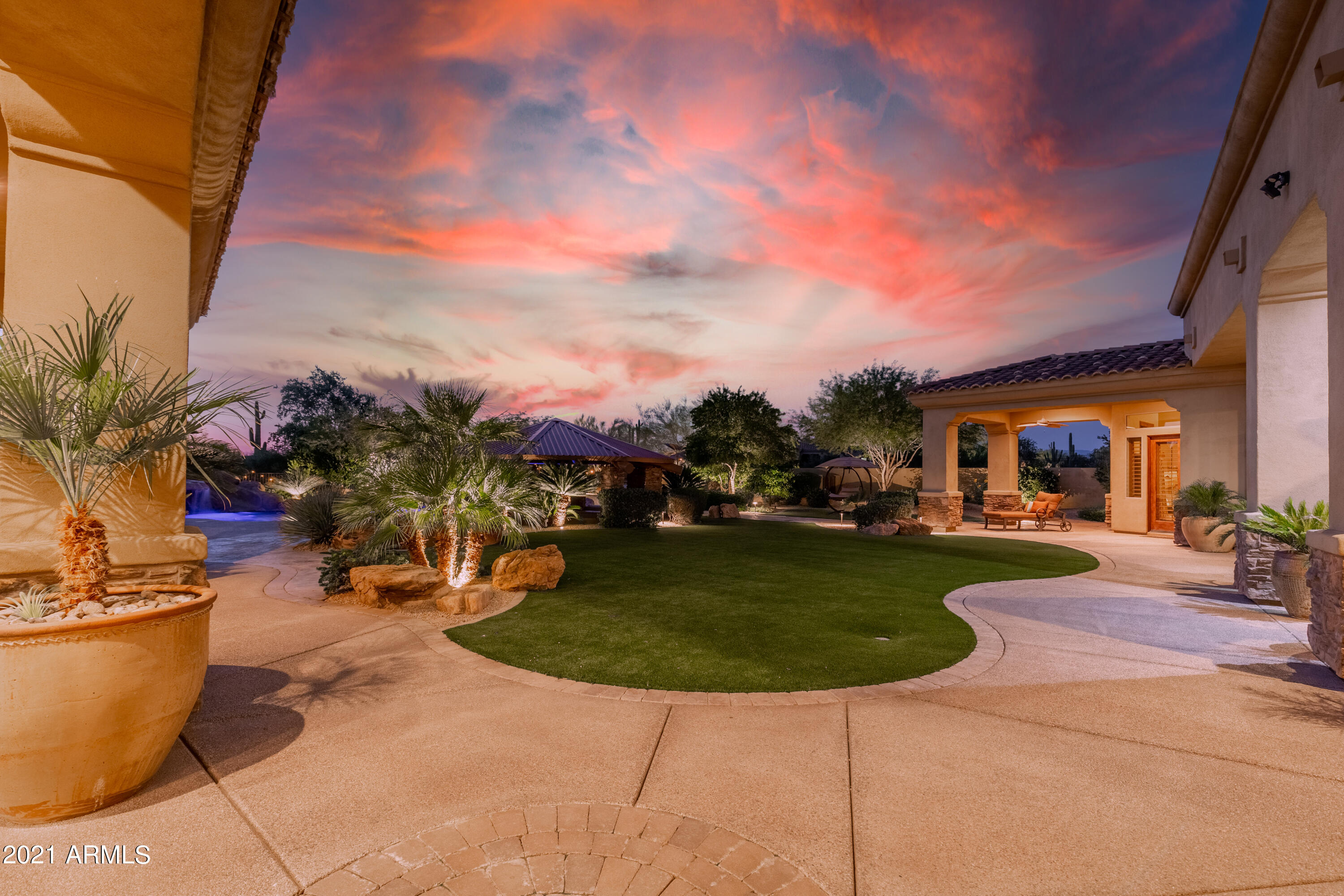 SAGUARO ESTATES - Residential