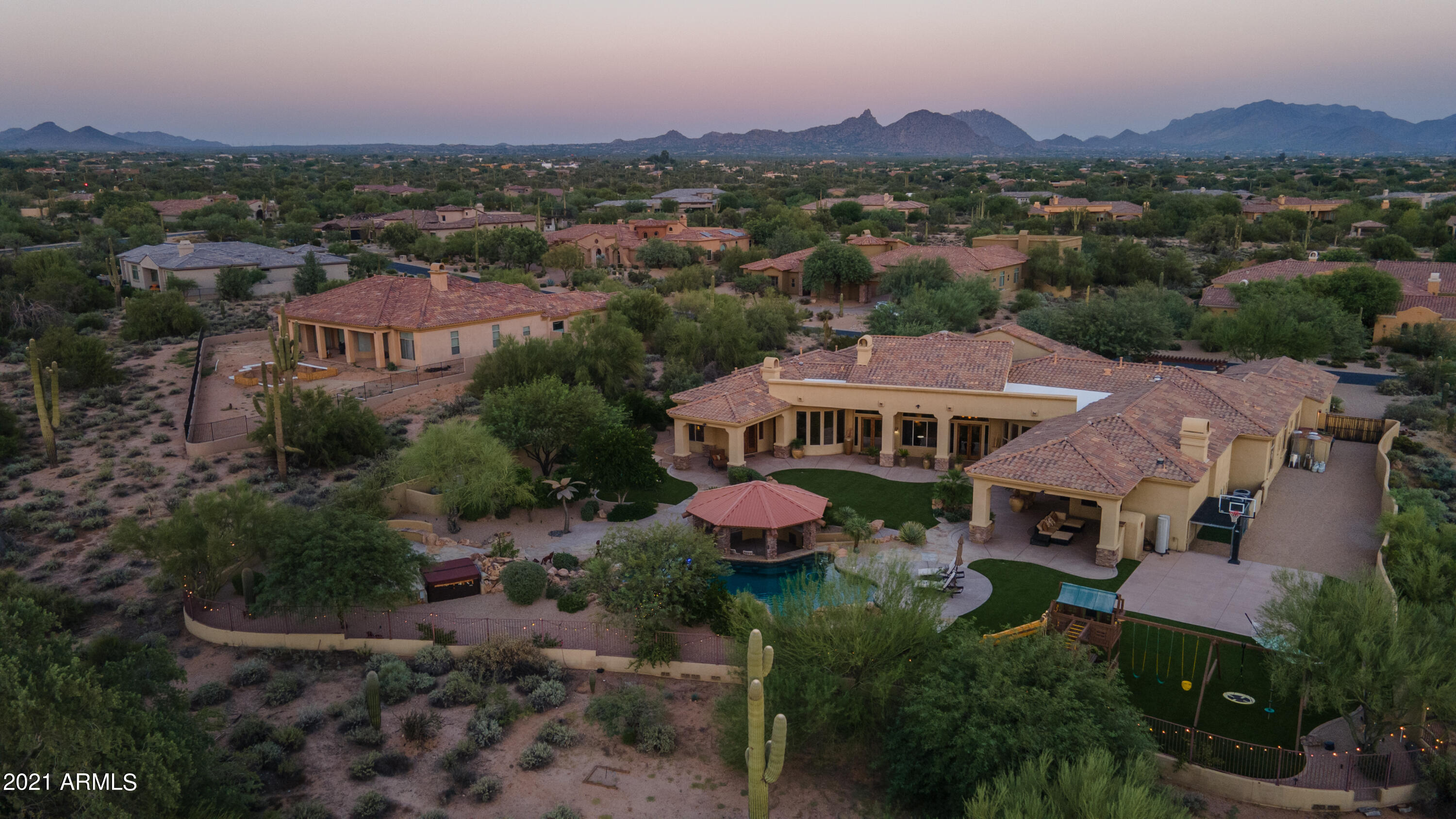 SAGUARO ESTATES - Residential