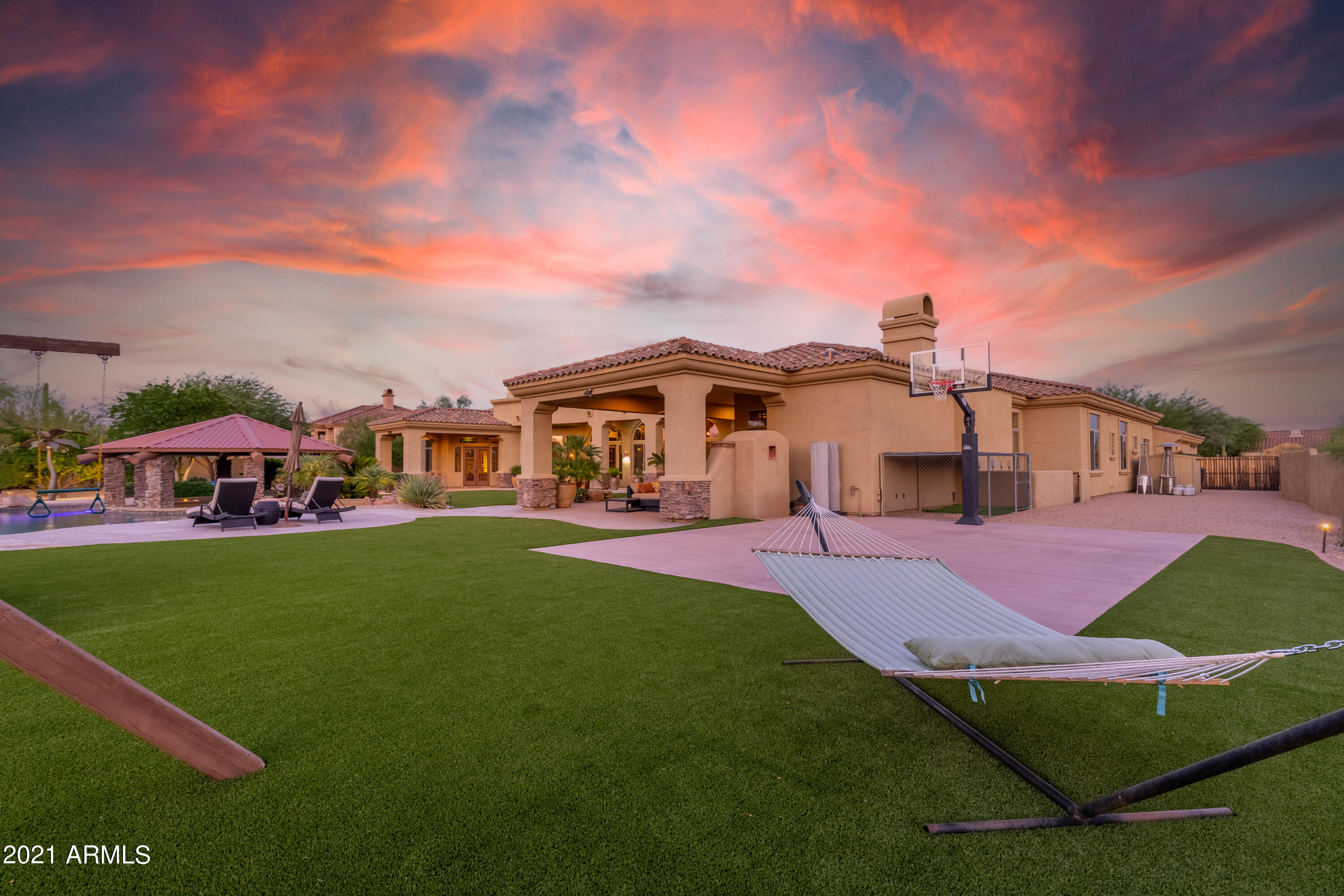 SAGUARO ESTATES - Residential