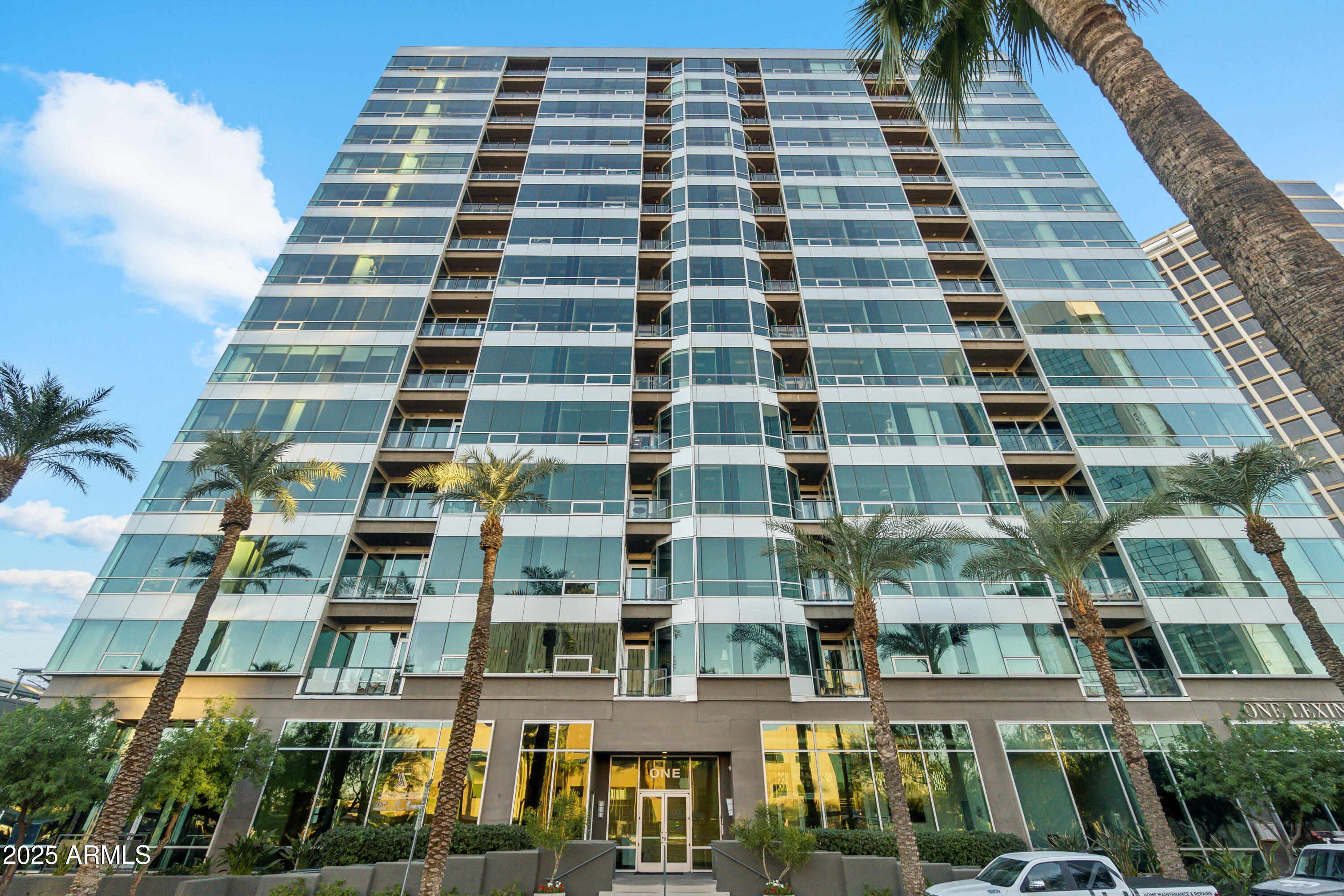 1 E Lexington Avenue 701