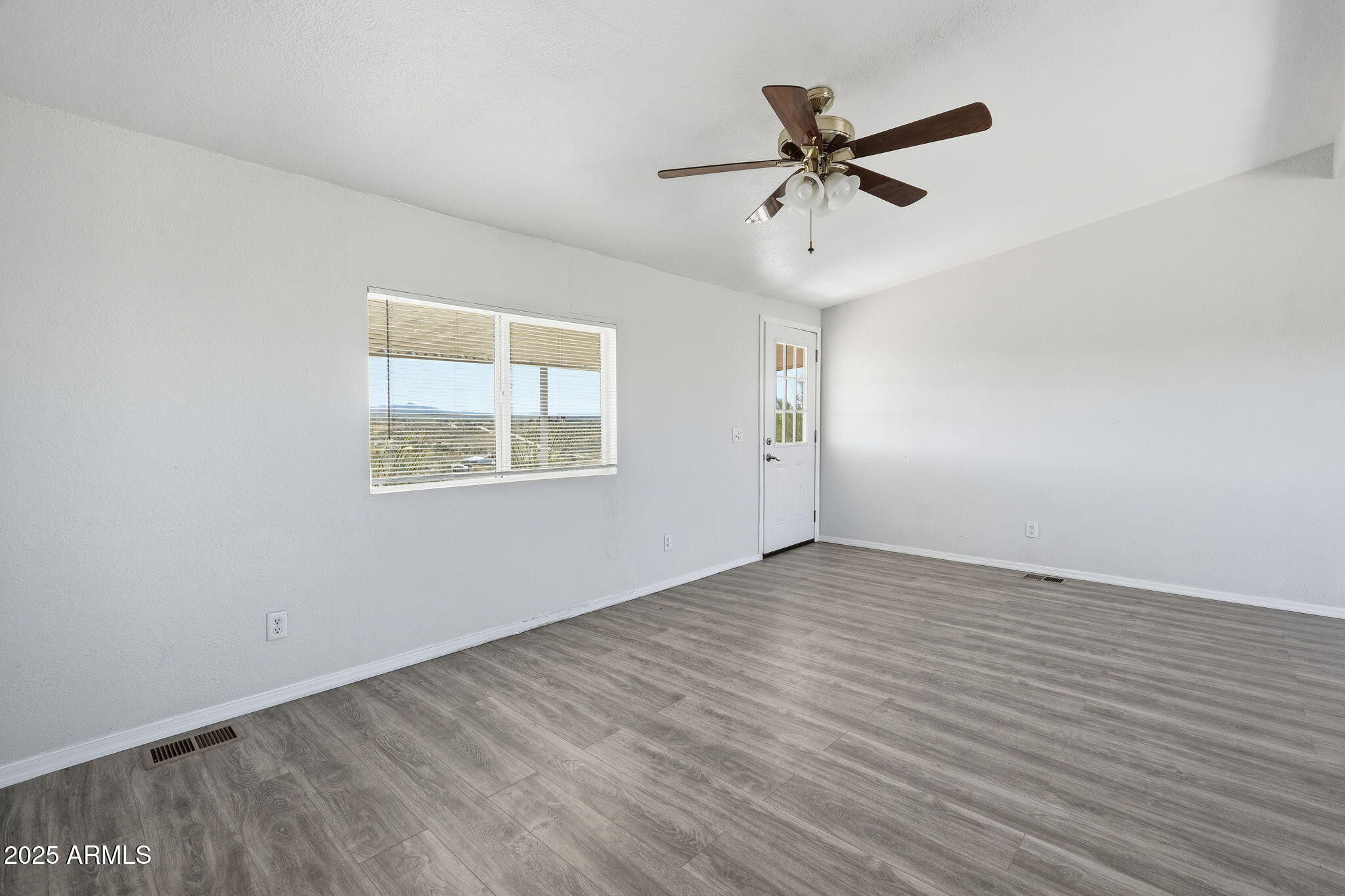 EMPIRE ACRES - Residential