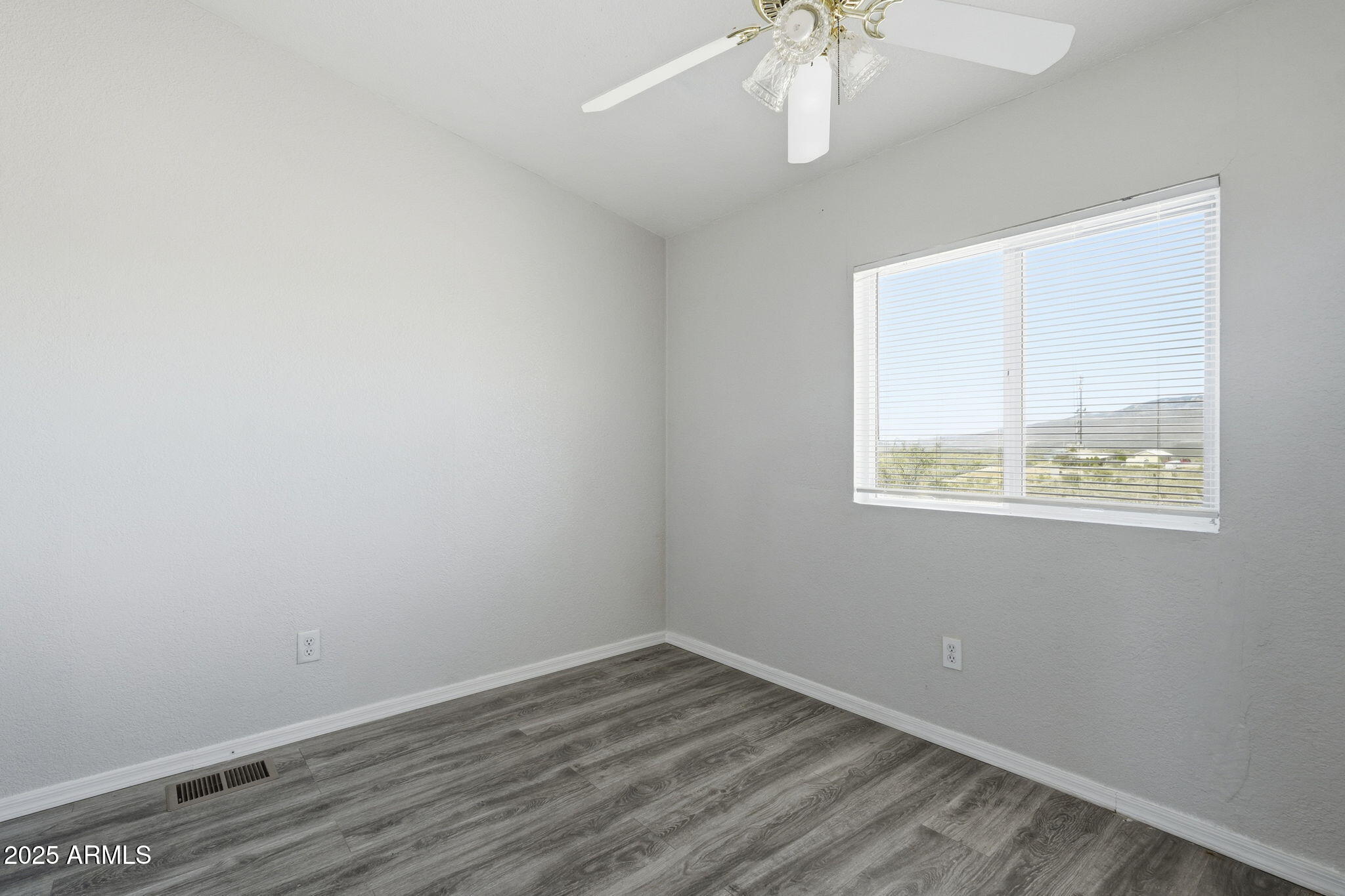 EMPIRE ACRES - Residential