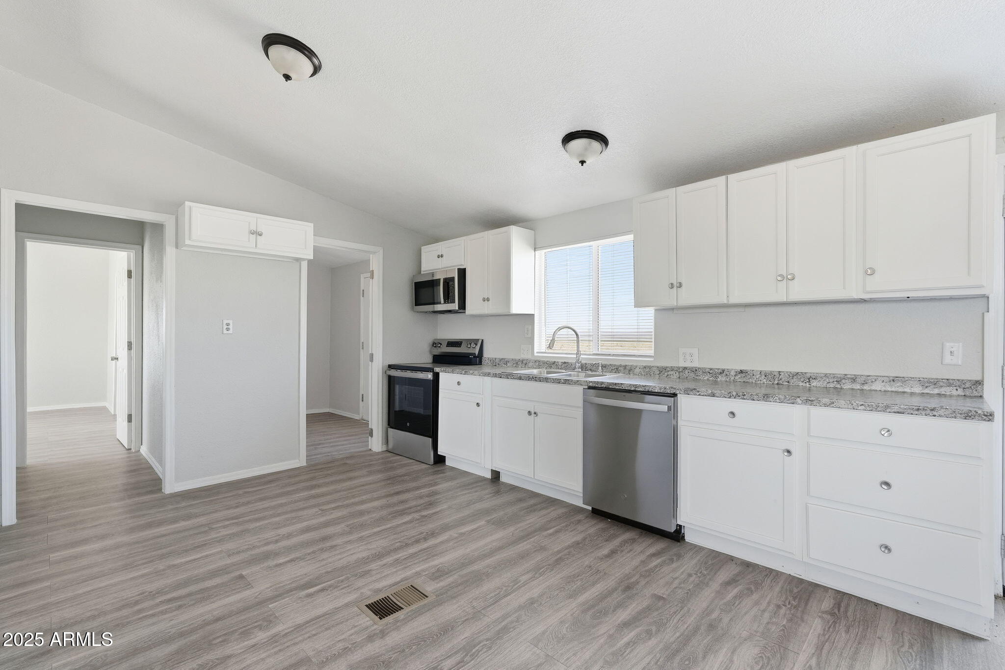 EMPIRE ACRES - Residential