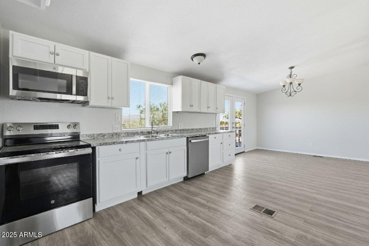 EMPIRE ACRES - Residential