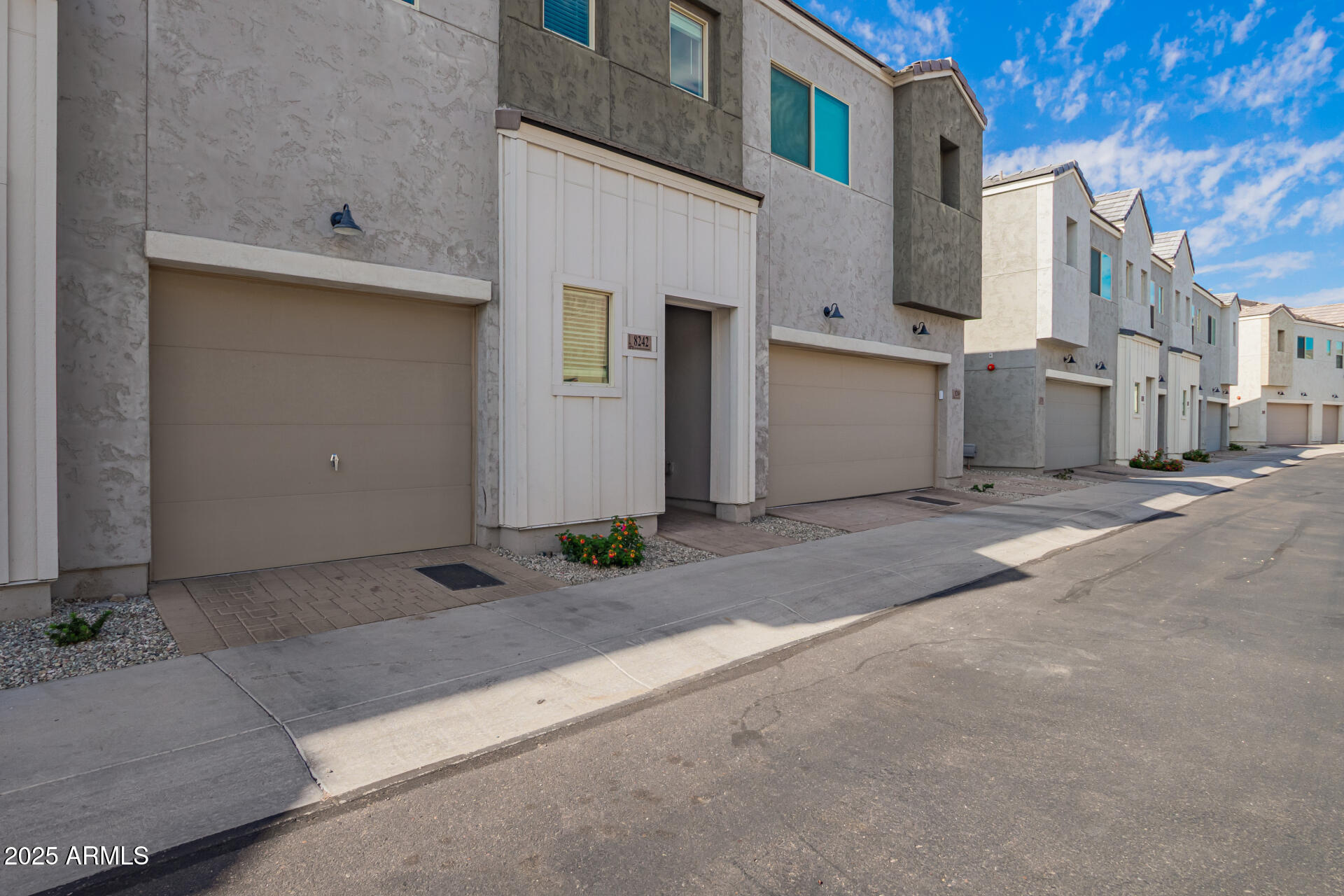 8242 N 22ND Drive